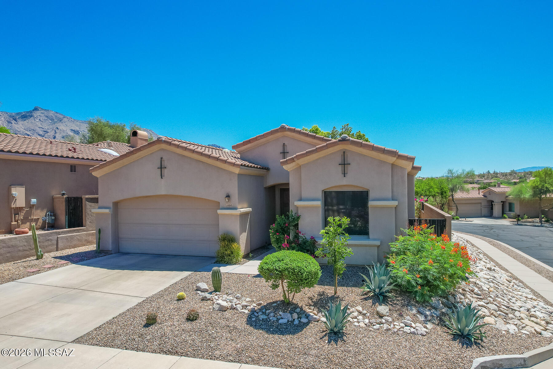 6160 N Placita Manantial La Paloma — photo