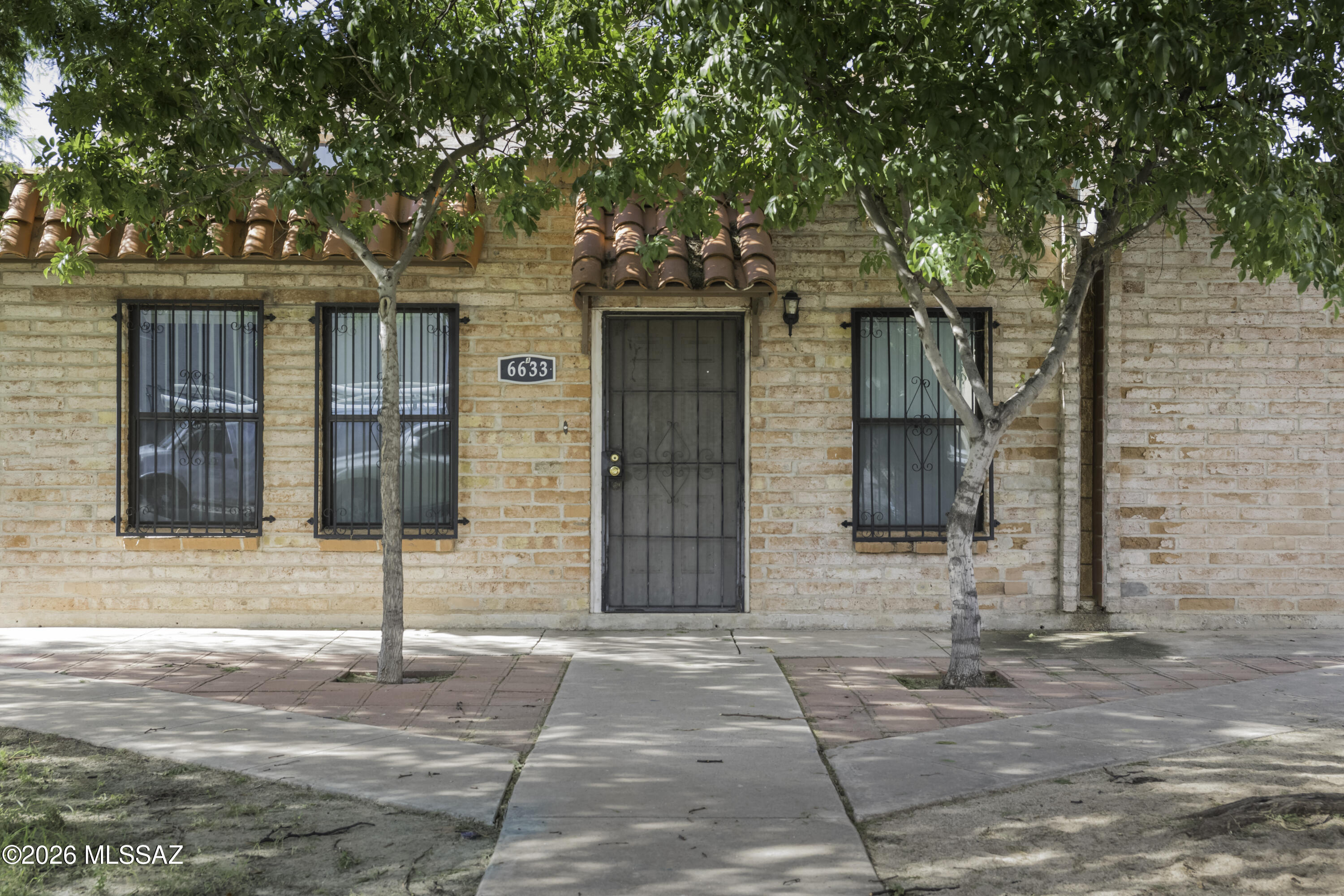 6633 E Calle La Paz — photo