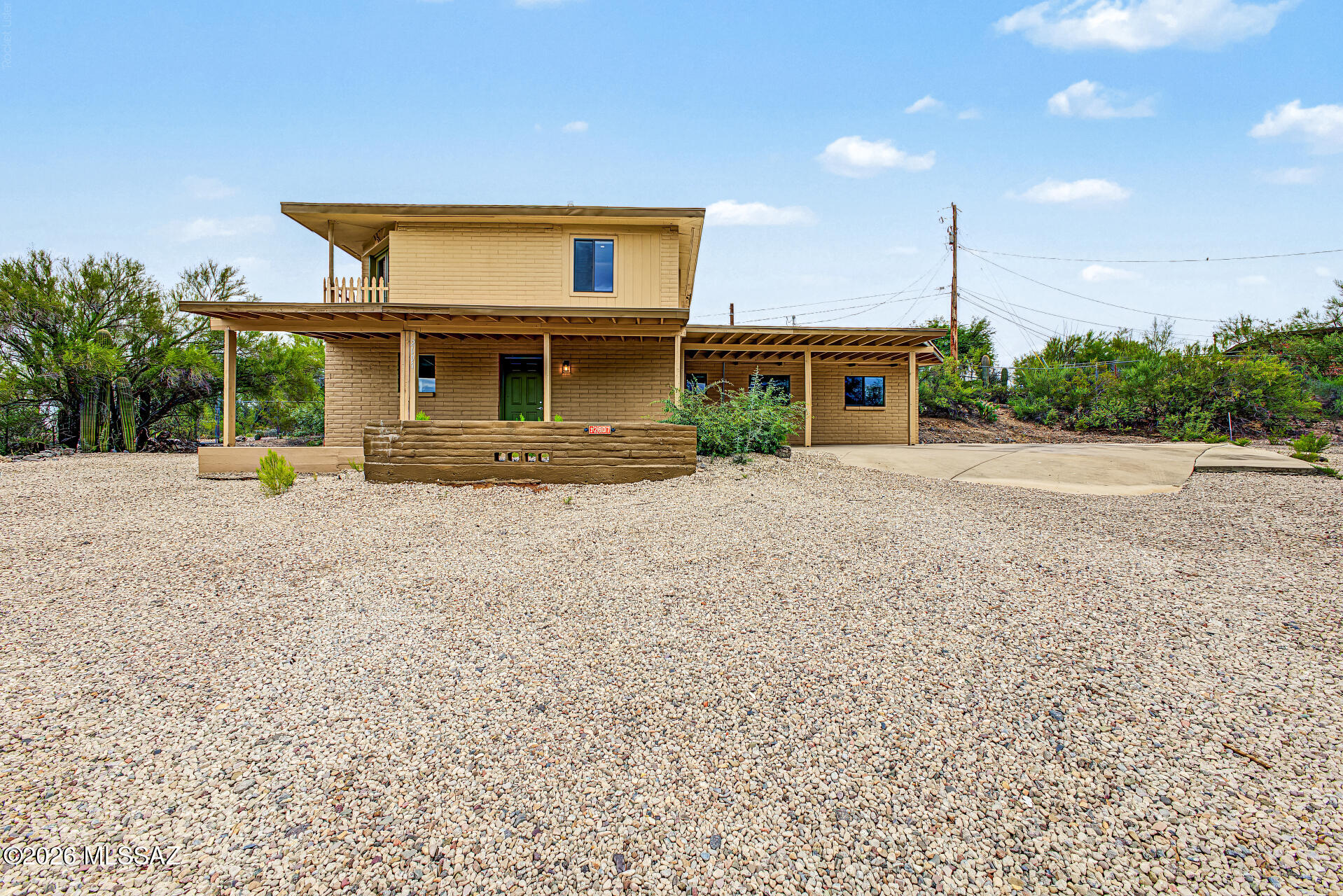 2607 W Arthur Place — photo