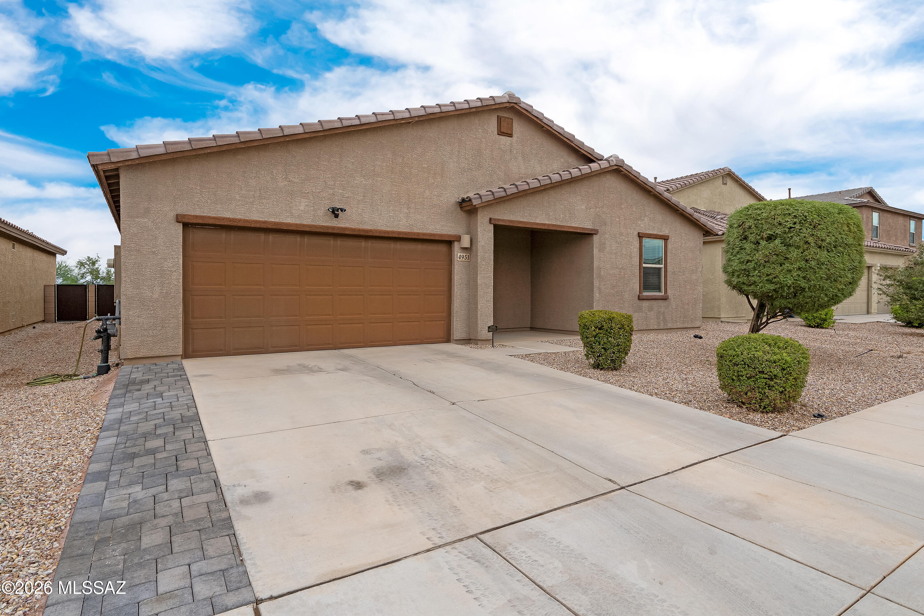 4951 E Wash Overlook Drive — photo