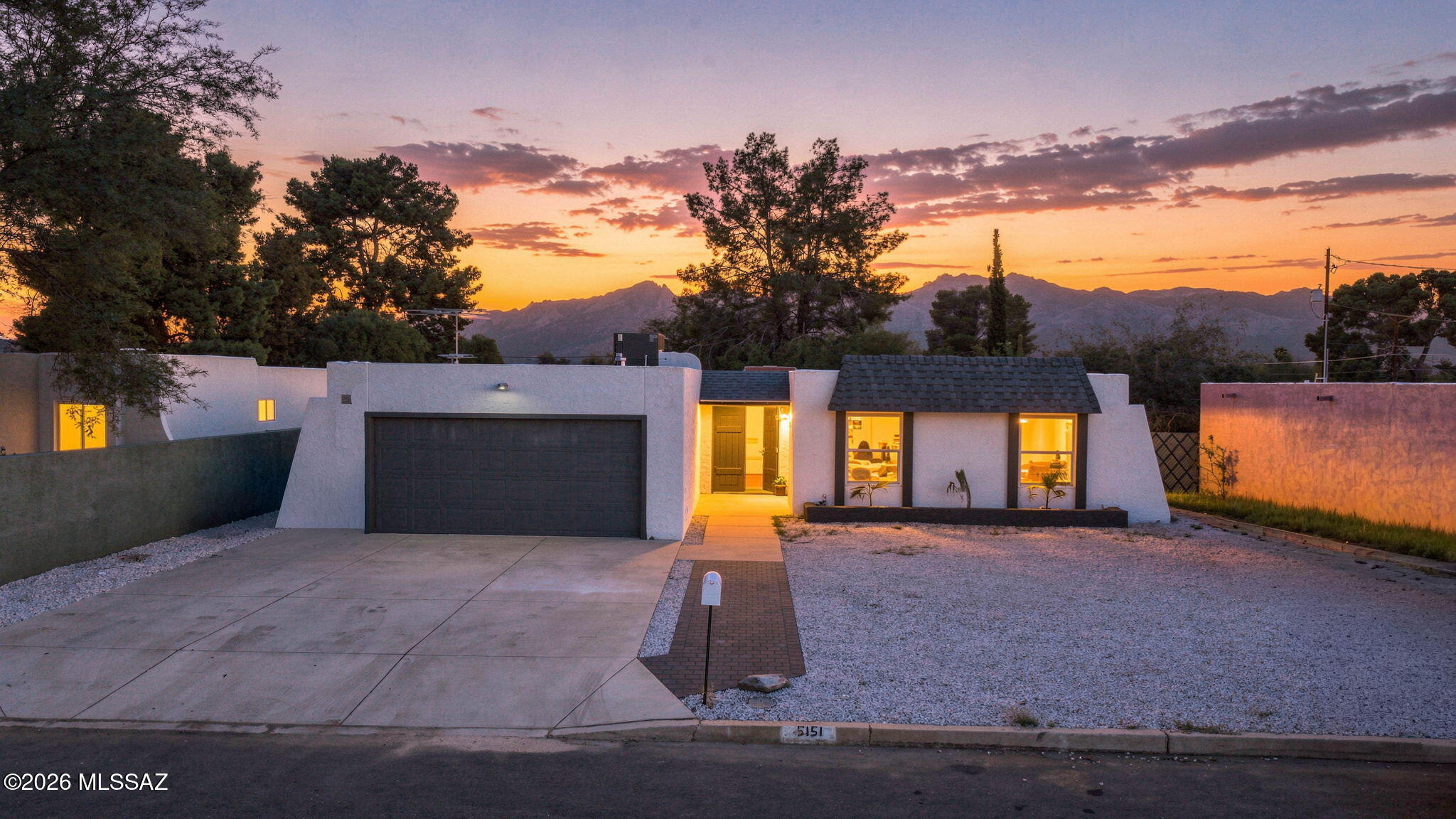 5151 E Citrus Street — photo