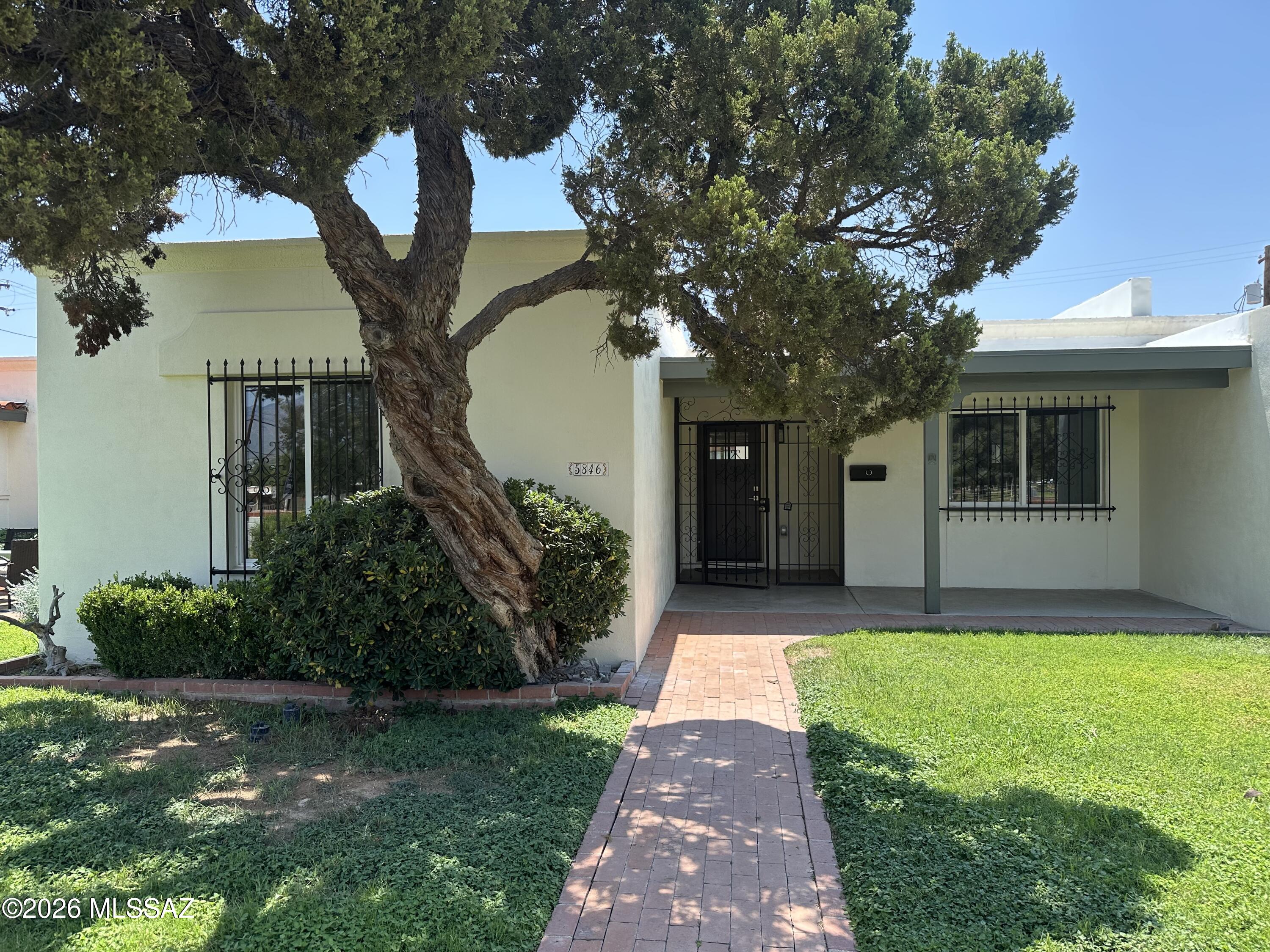 5846 E Grant Road — photo