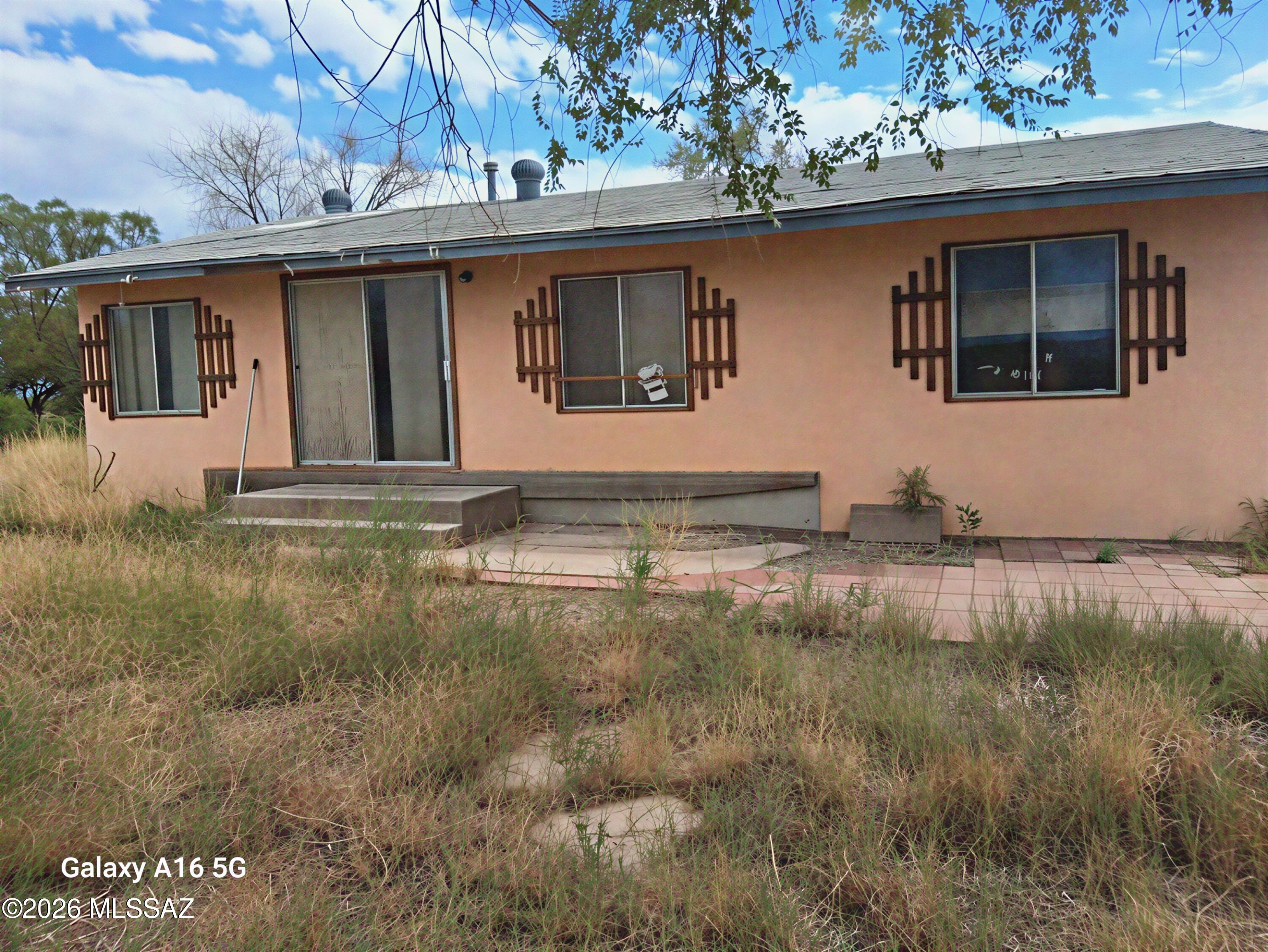 330 W Packing Plant Road — photo