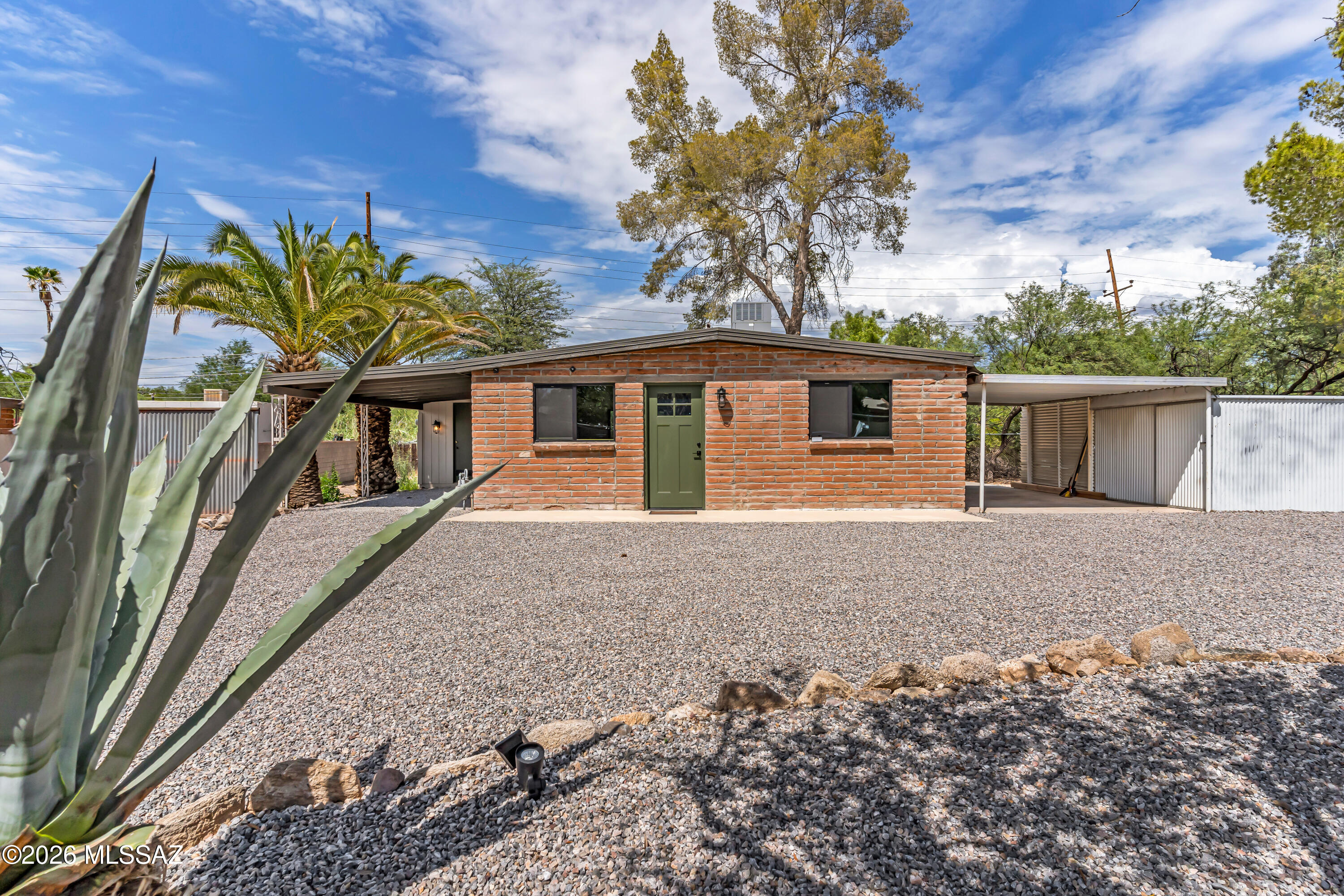 5829 E Waverly Street — photo