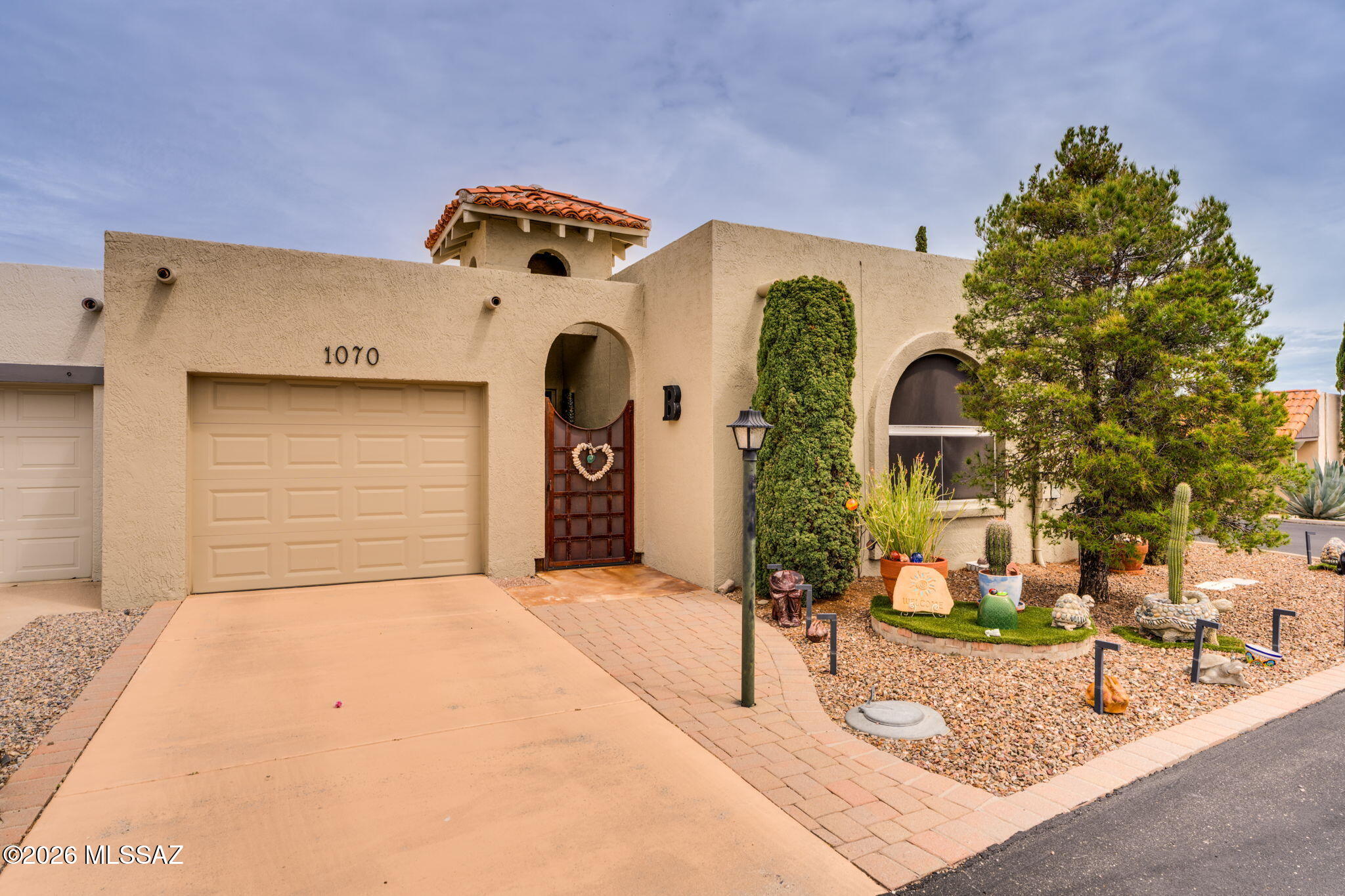 1070 W Camino Velasquez — photo