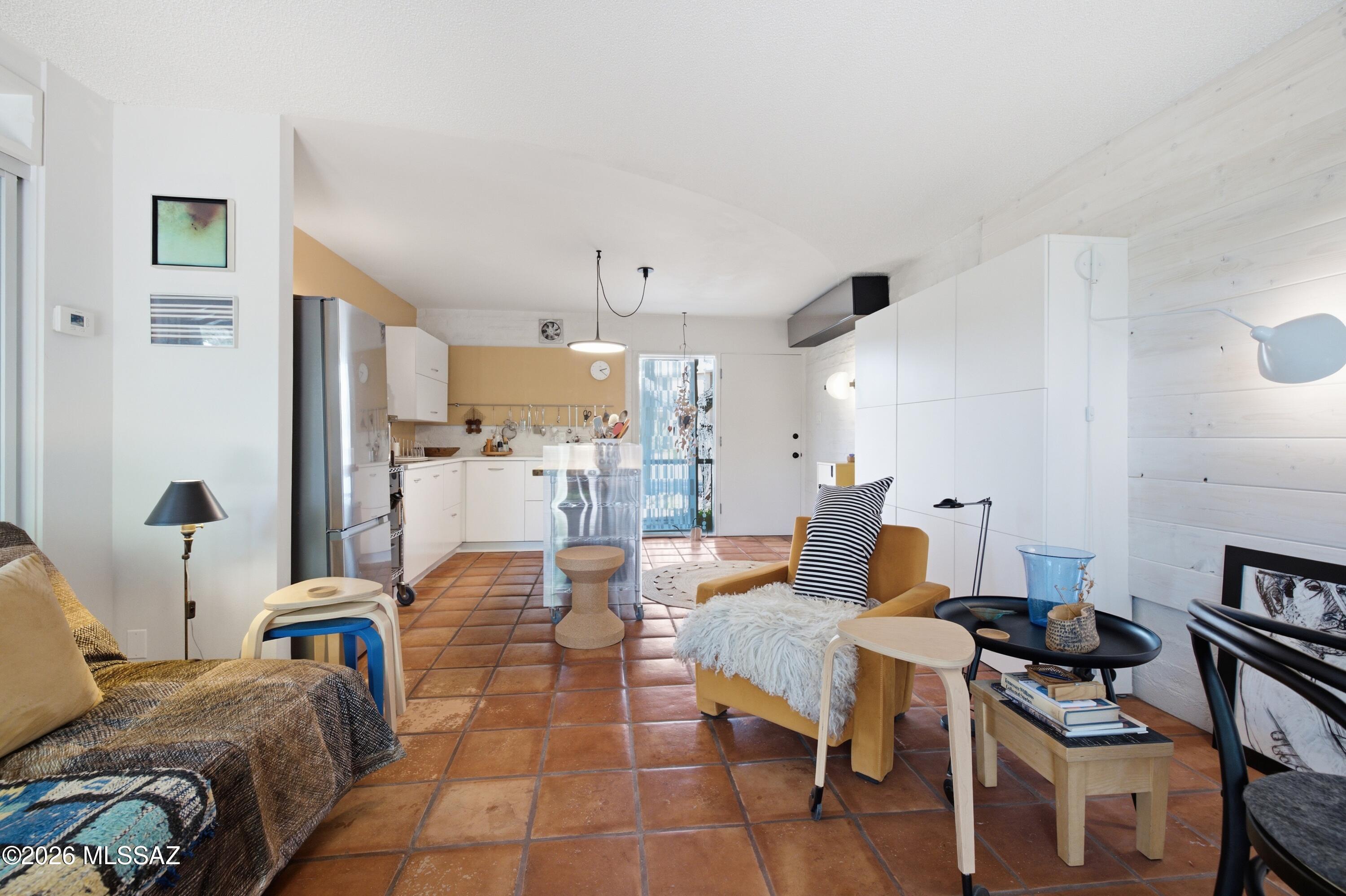 2 W Greenock Drive 2D — photo