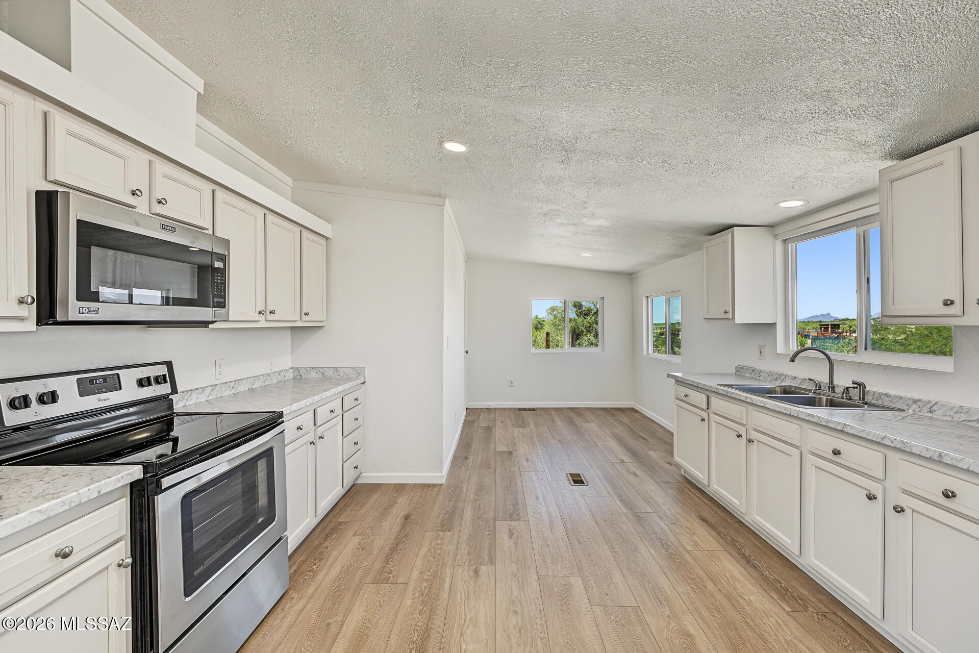 12711 N Avenida Saturno — photo