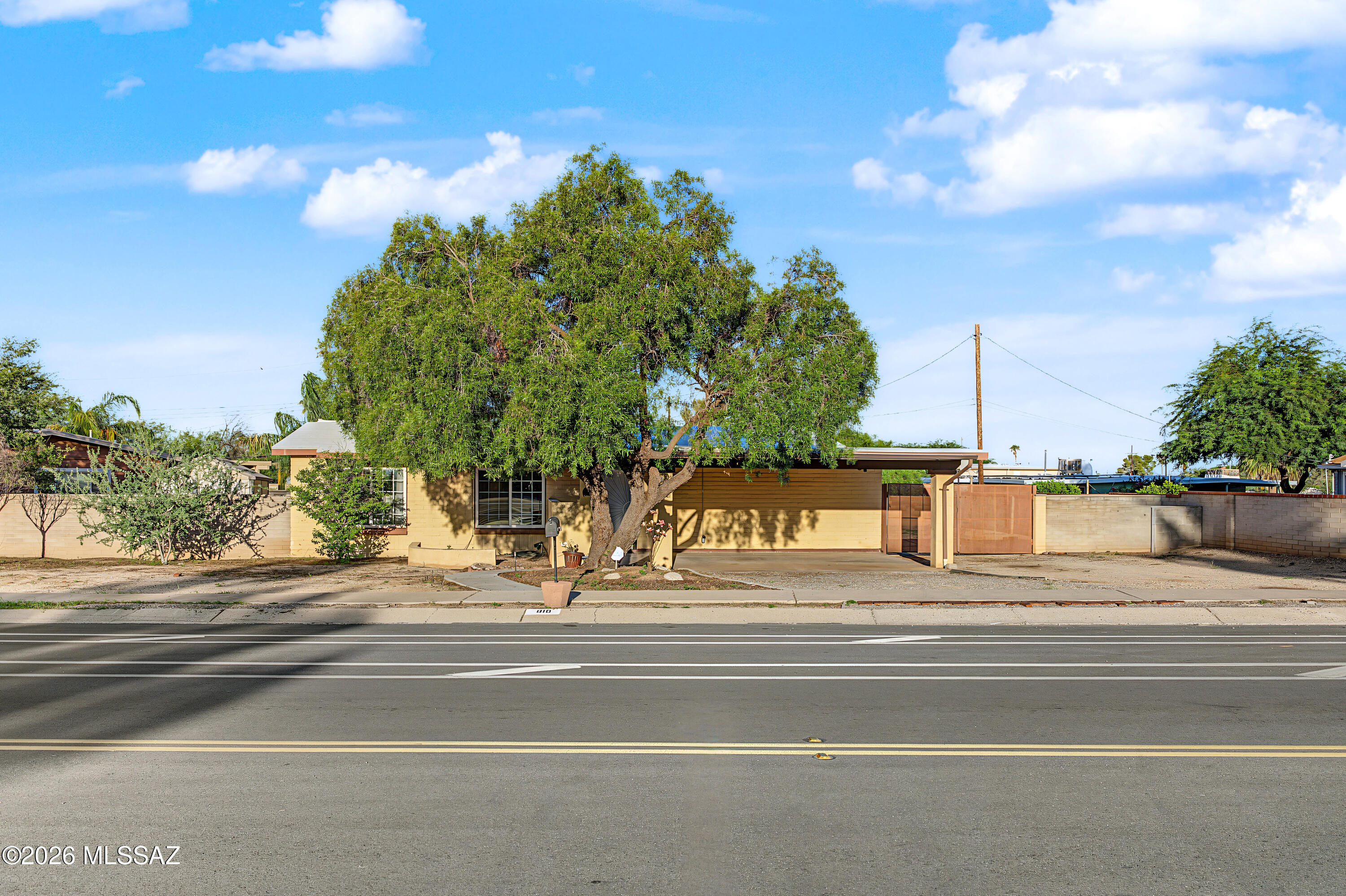 810 S Sarnoff Drive — photo