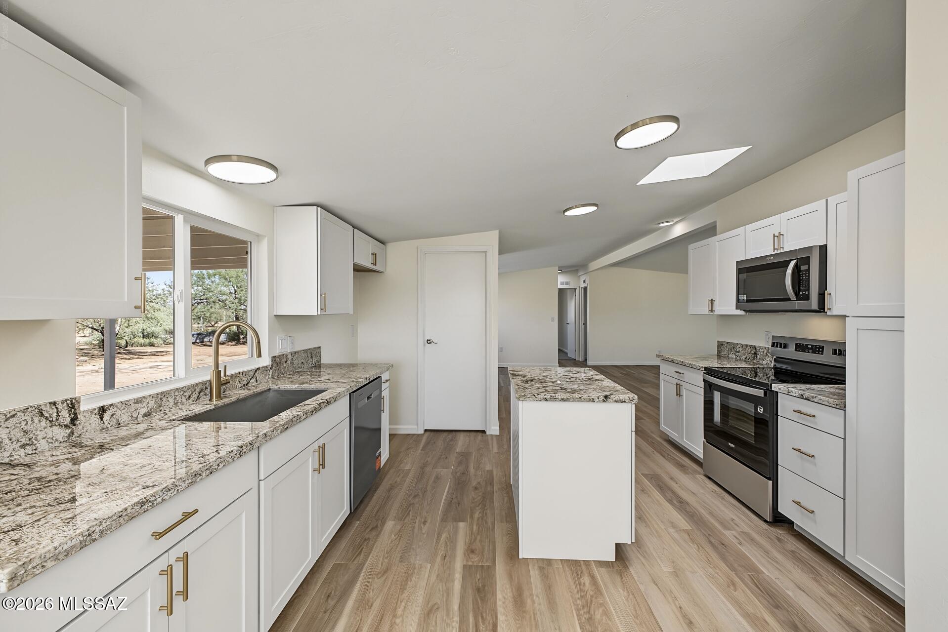 12130 W Catherine Lane — photo