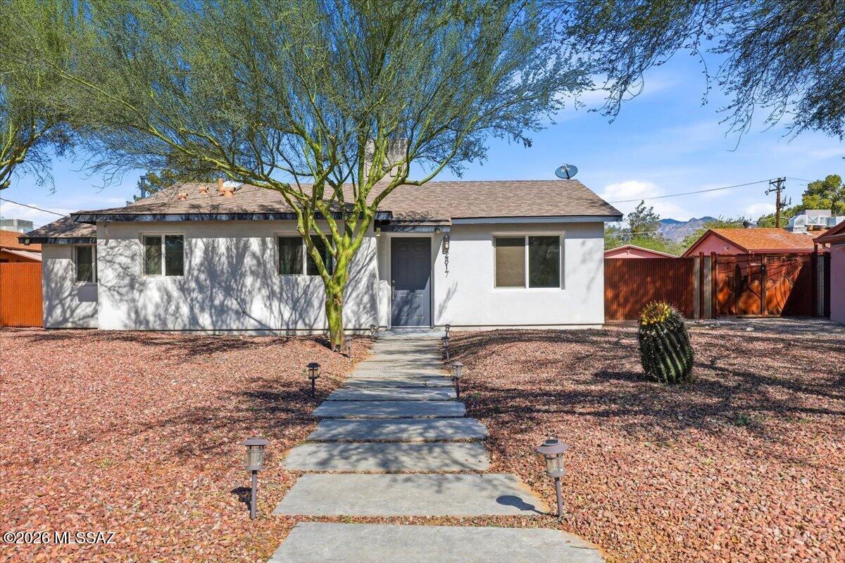 2817 E Alta Vista Street — photo