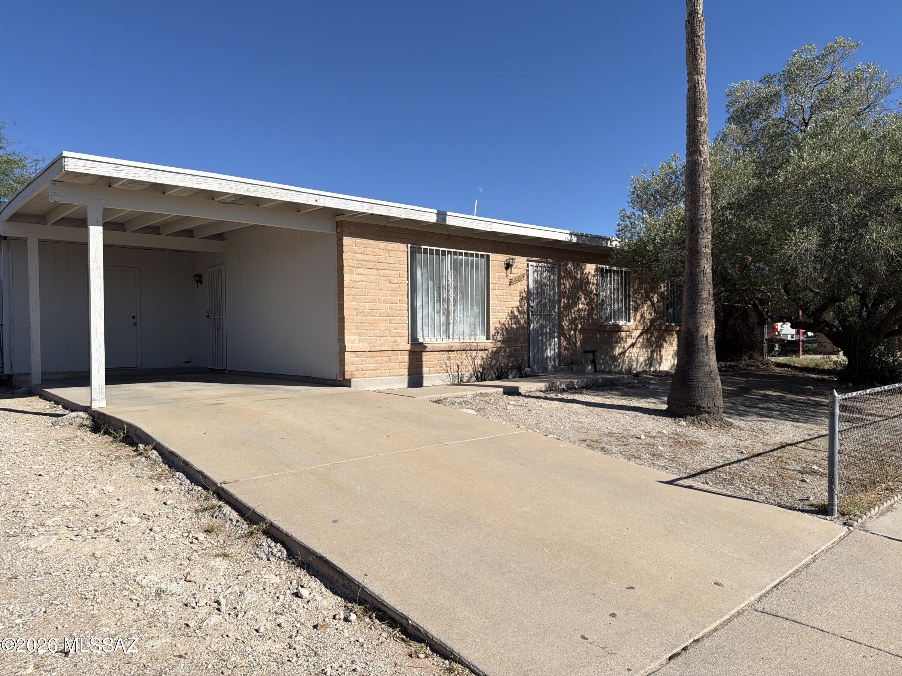 5349 S Greenway Drive — photo