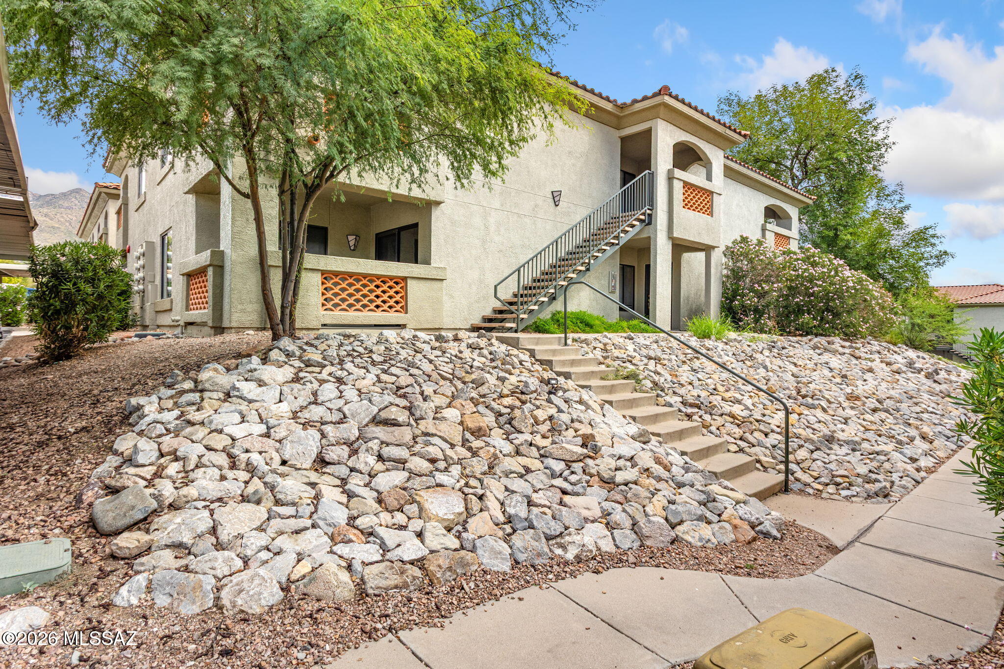 5751 N Kolb Road 40106 — photo