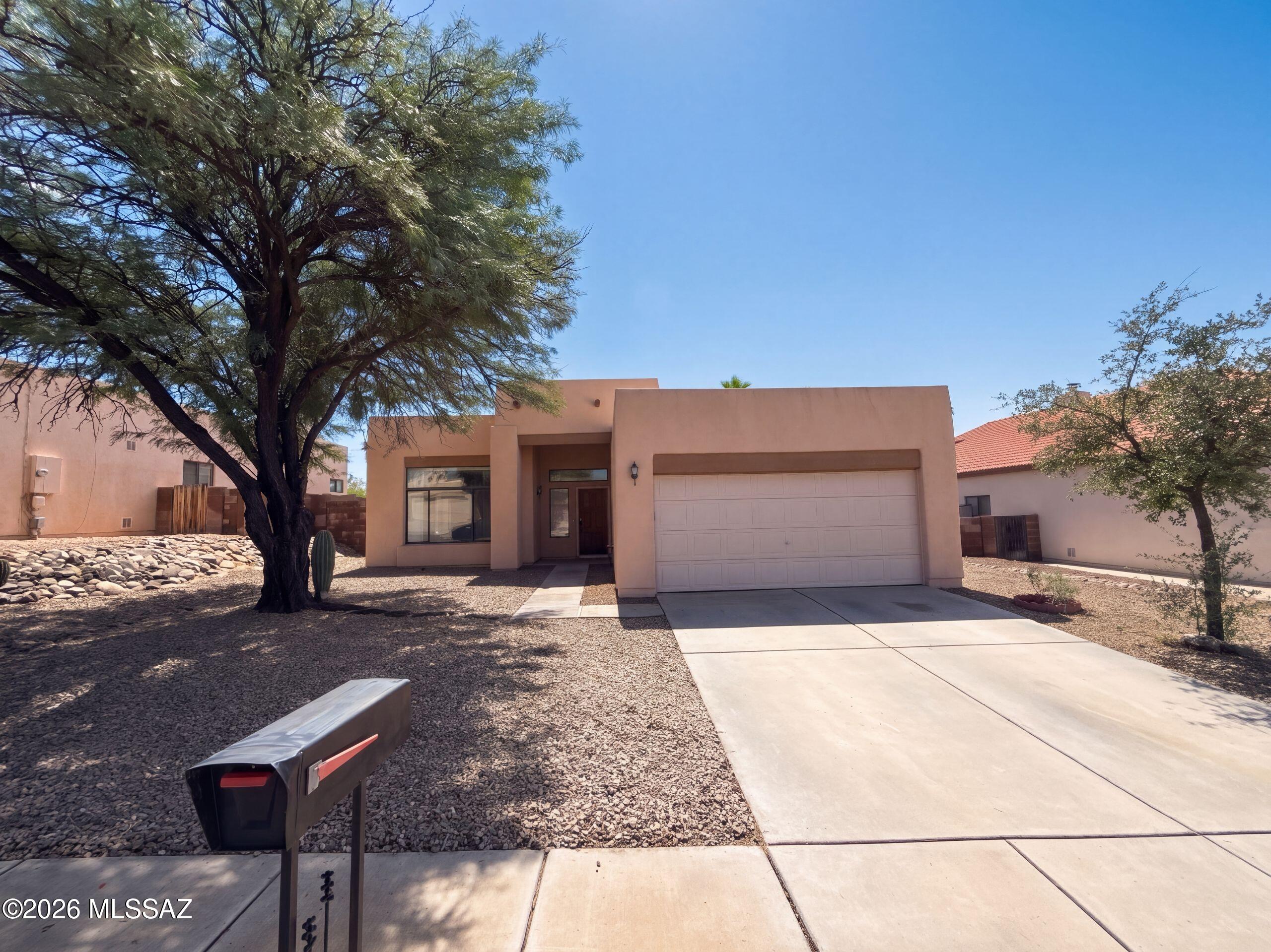 7086 N Avenida Adella — photo