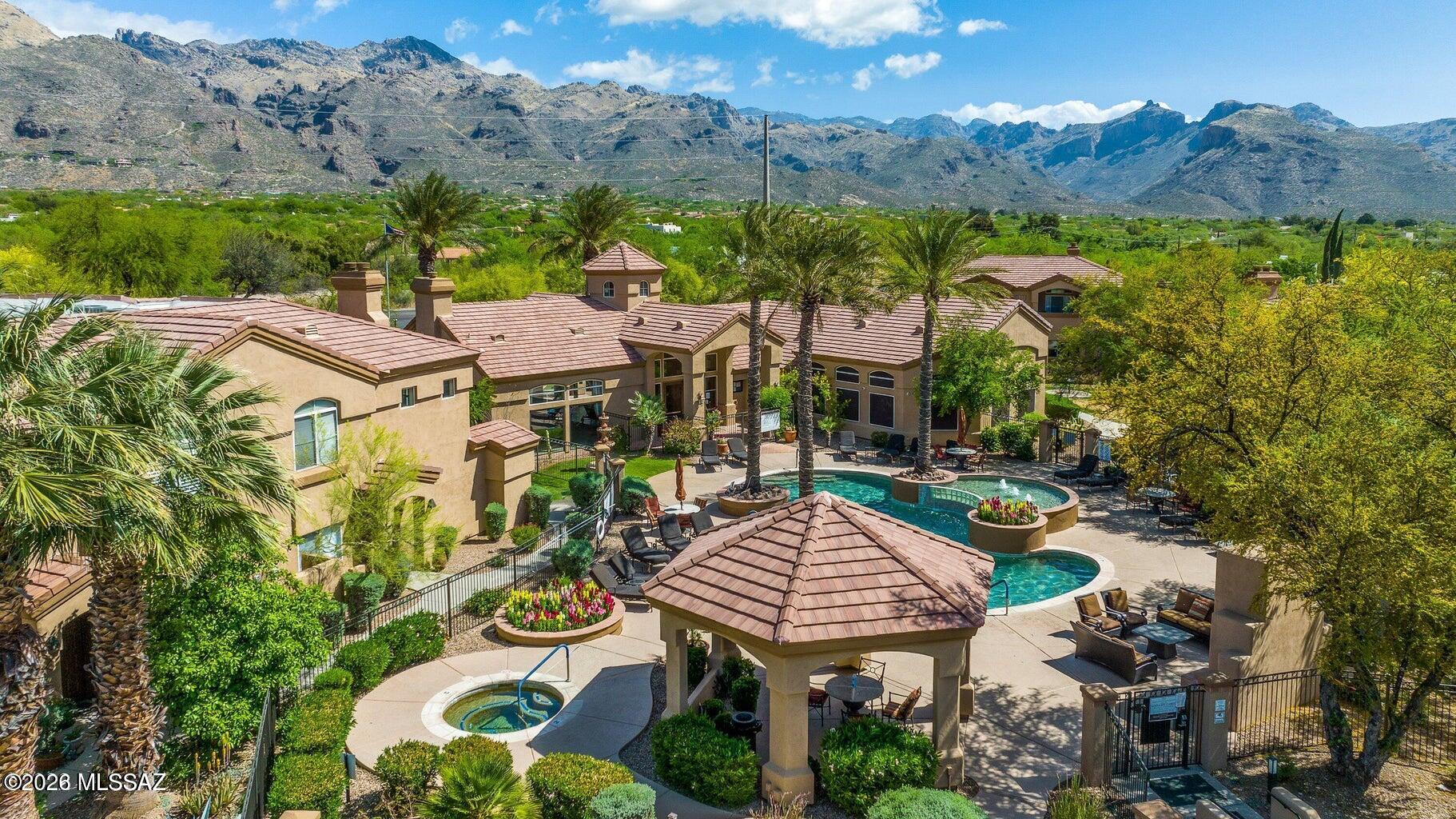 7050 E Sunrise Drive 8102 — photo