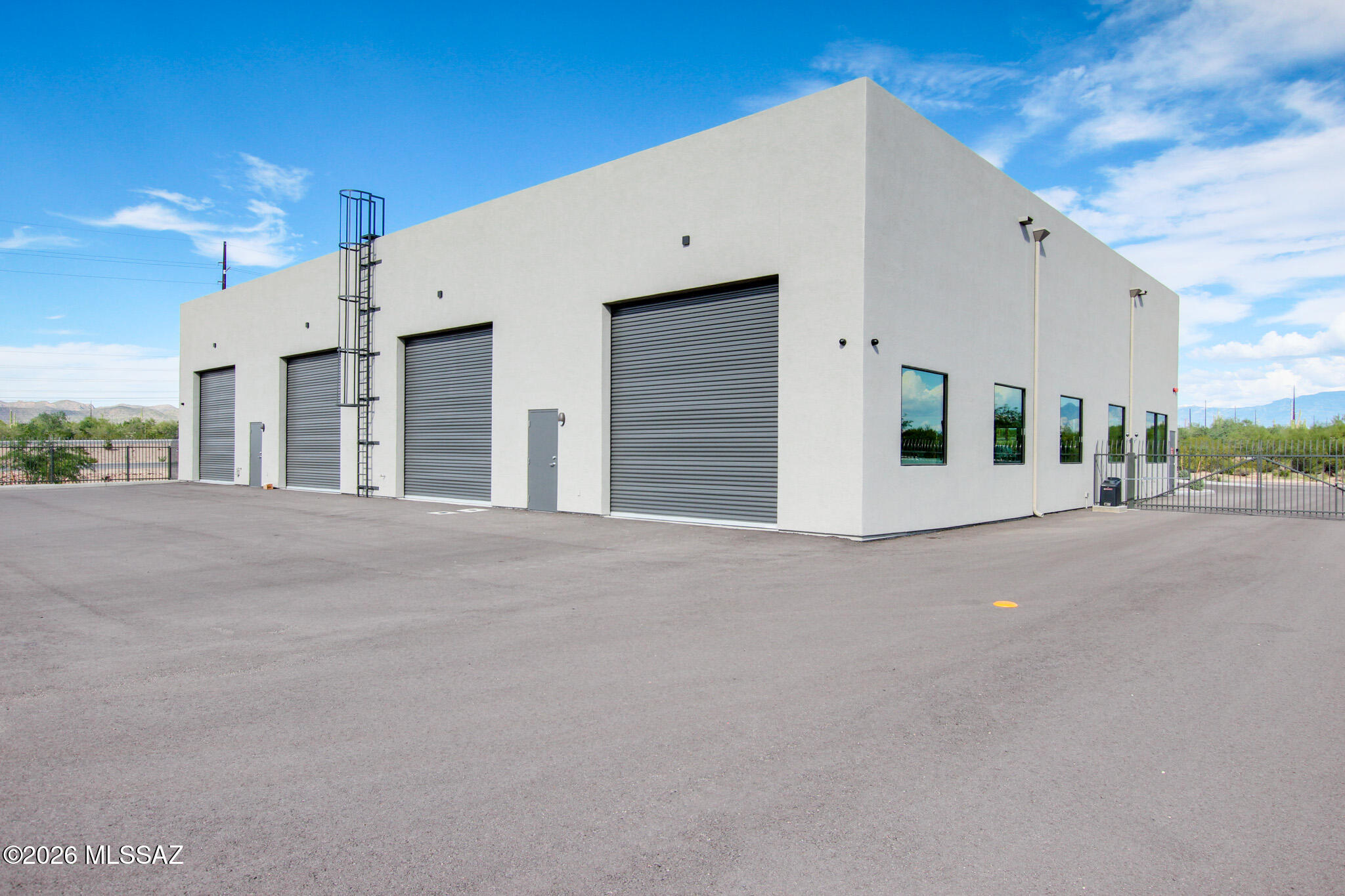 11800 N Tangerine Business Lp — photo