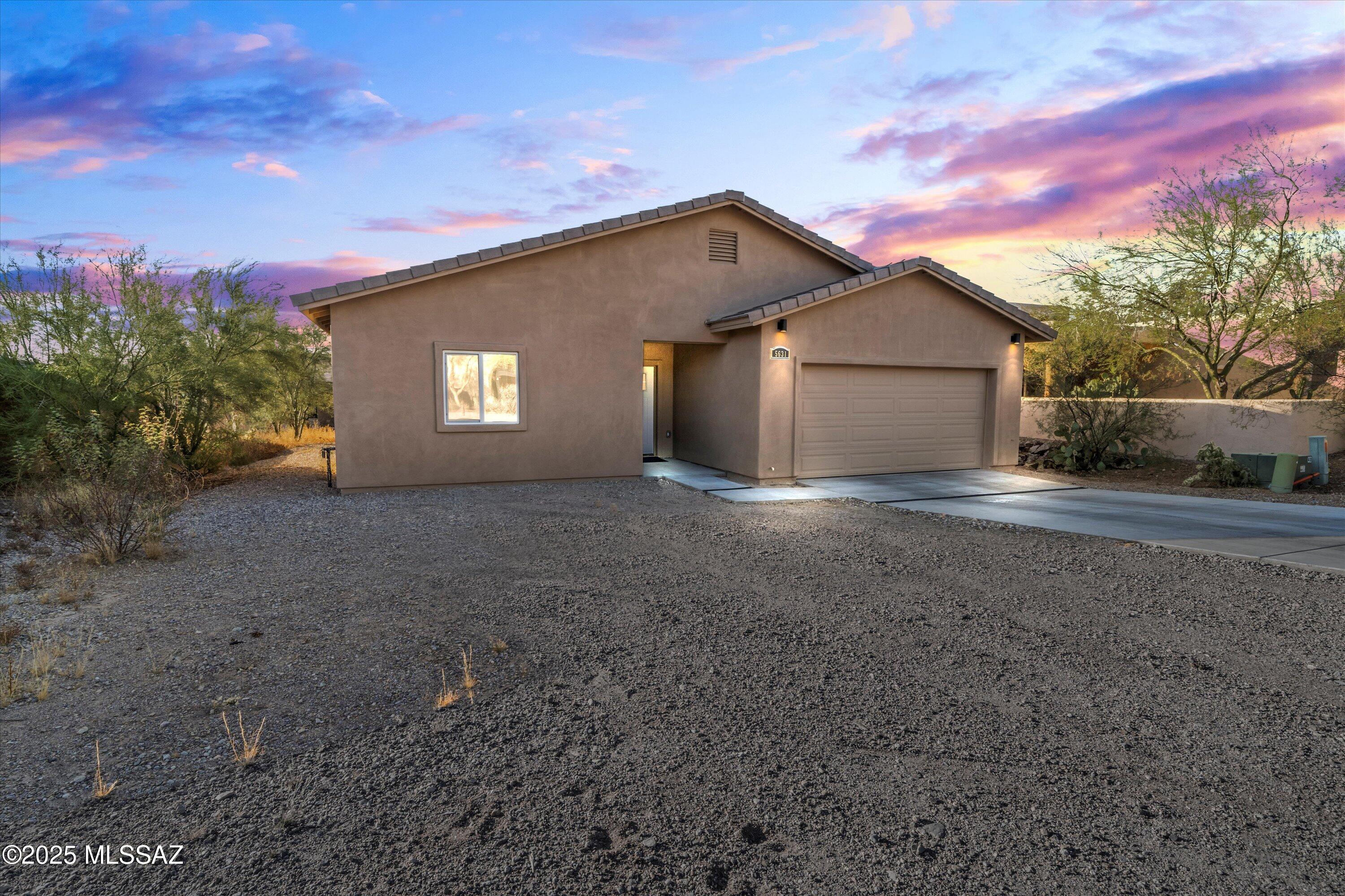 5631 W Lone Star Drive — photo