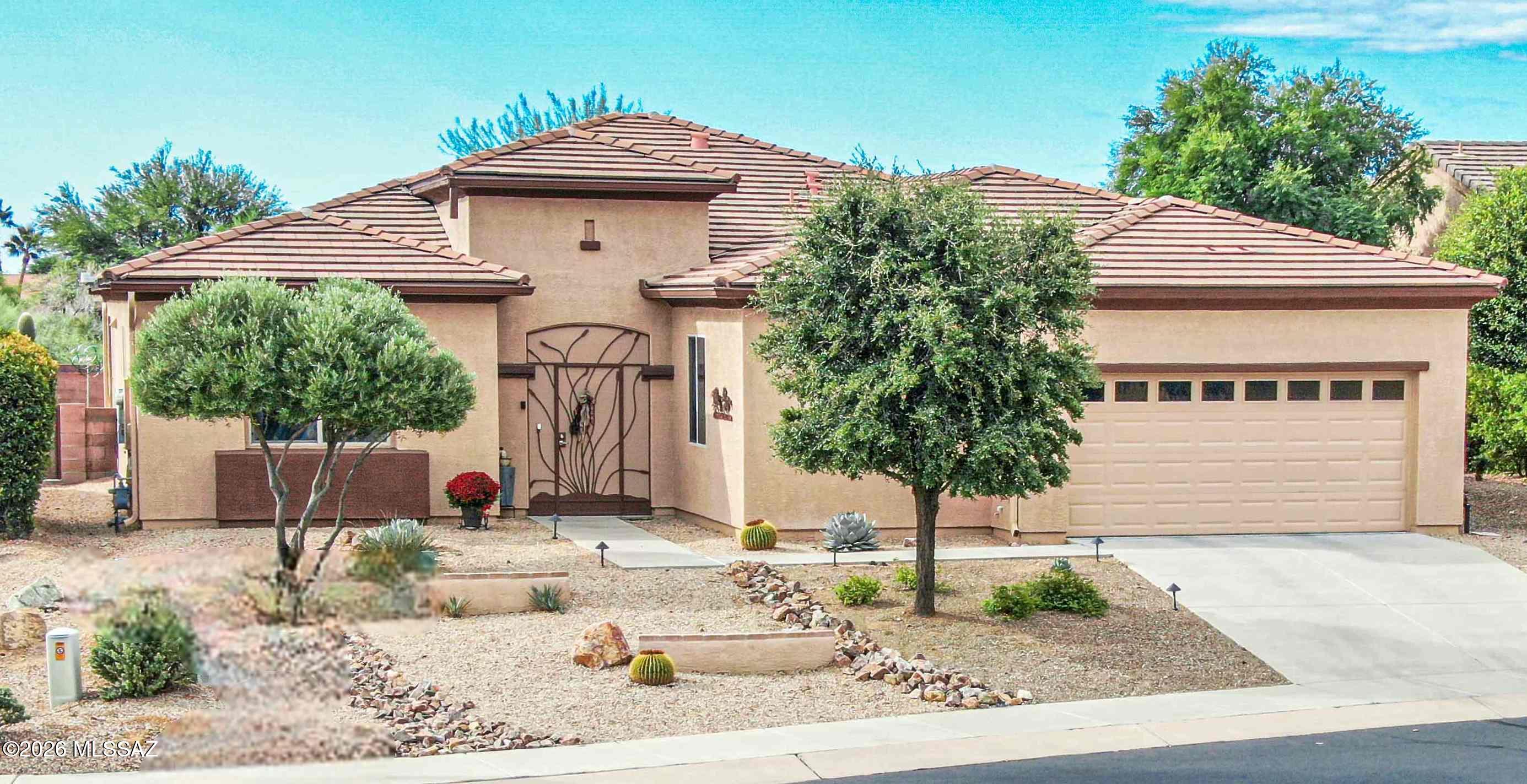 823 W Calle Artistica — photo