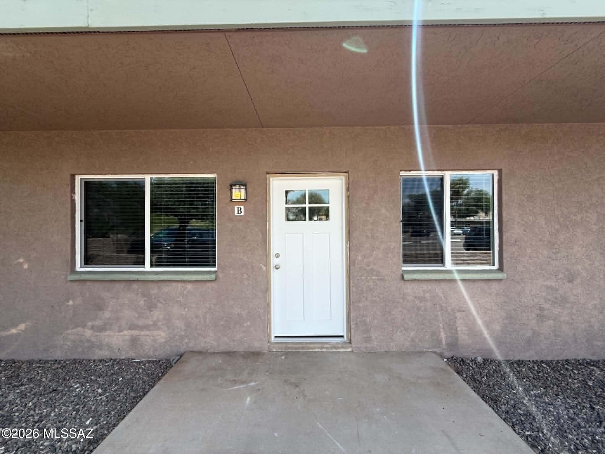 1518 E Hedrick Drive B — photo