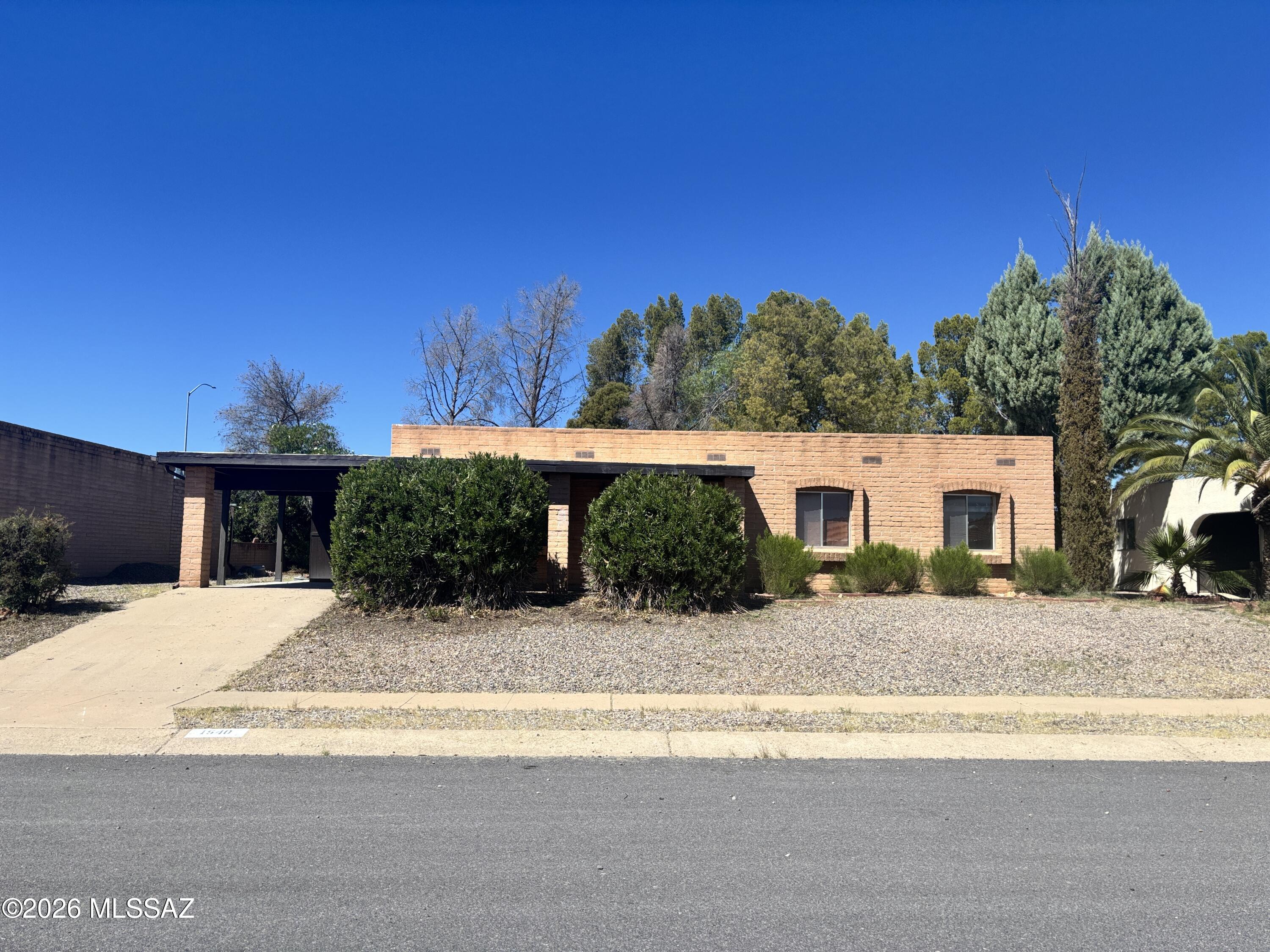 1540 S Santa Belia — photo