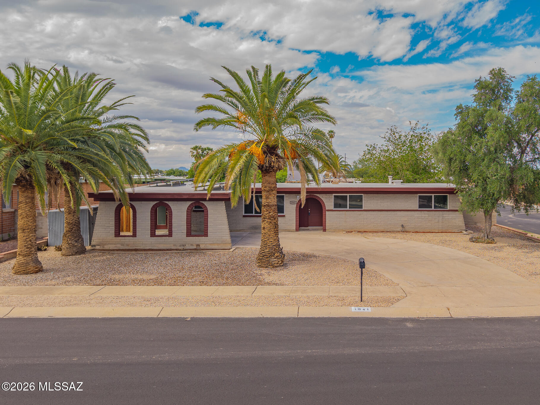 1941 N Camino Pio Decimo — photo