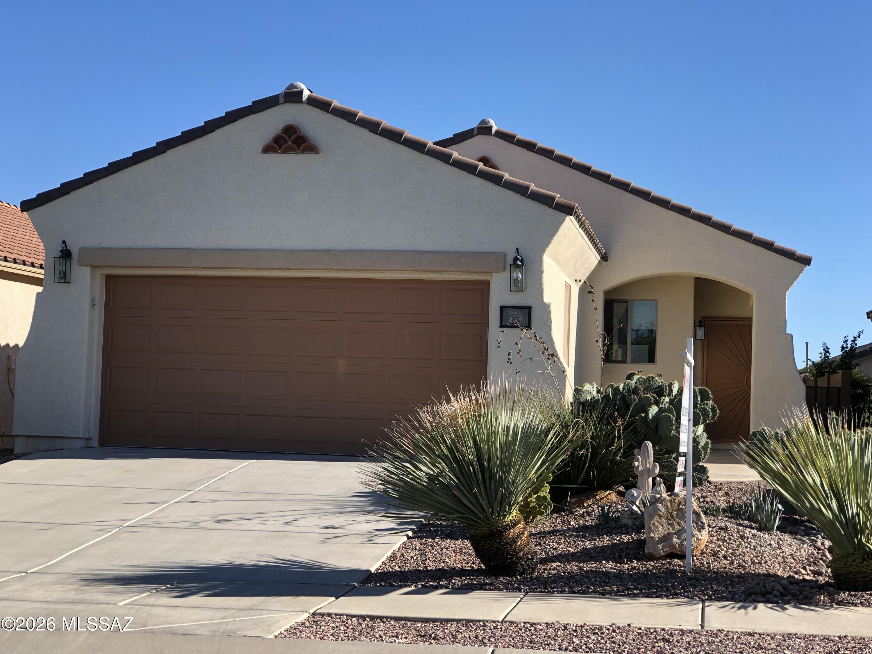 347 W Calle Moncayo — photo