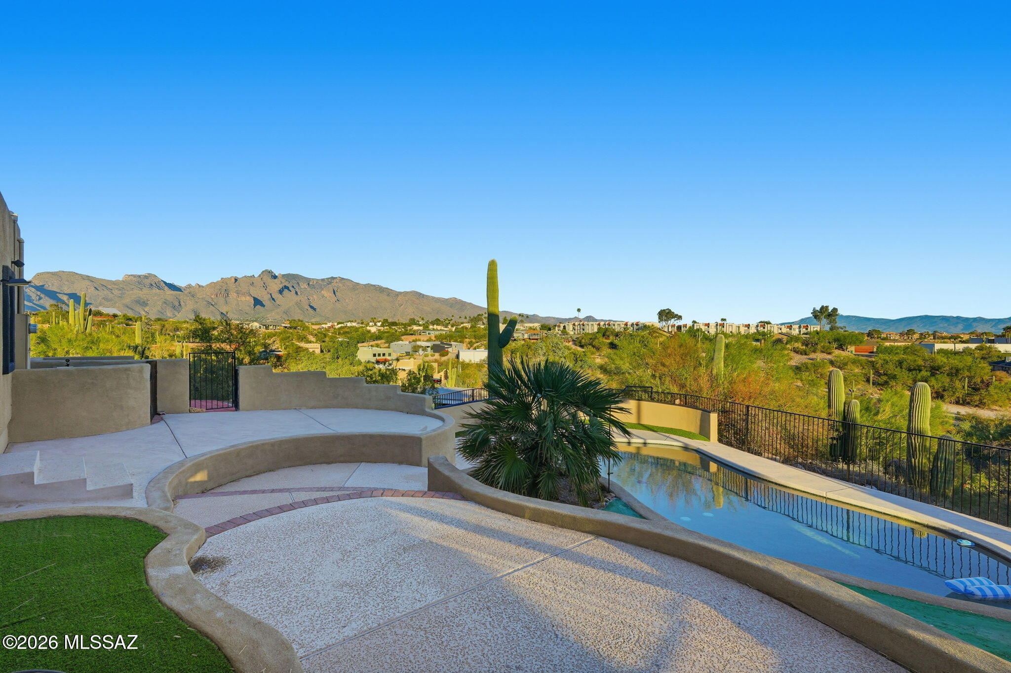 5051 N Hillcrest Drive — photo
