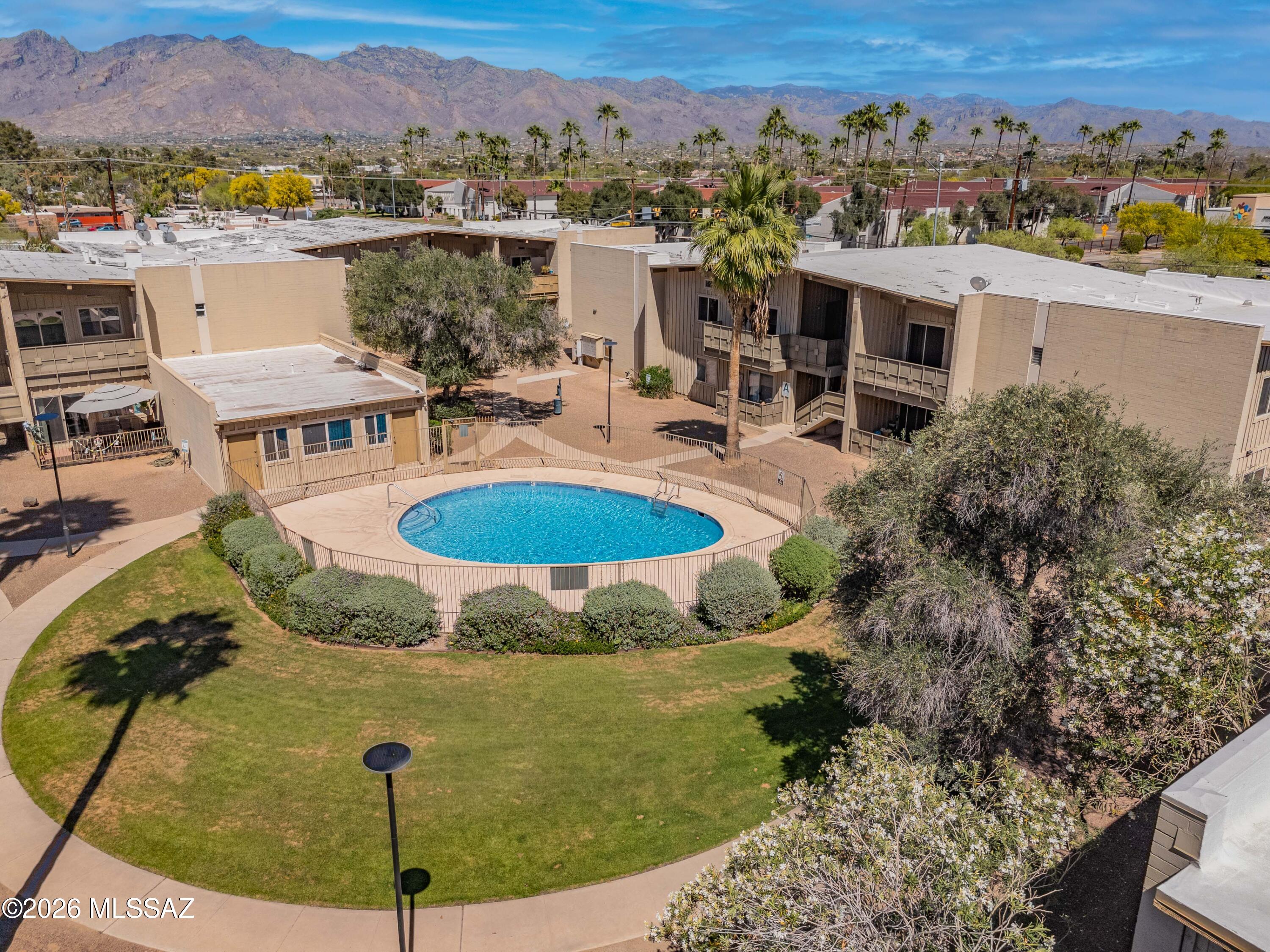 2525 N Alvernon Way Unit B1 — photo