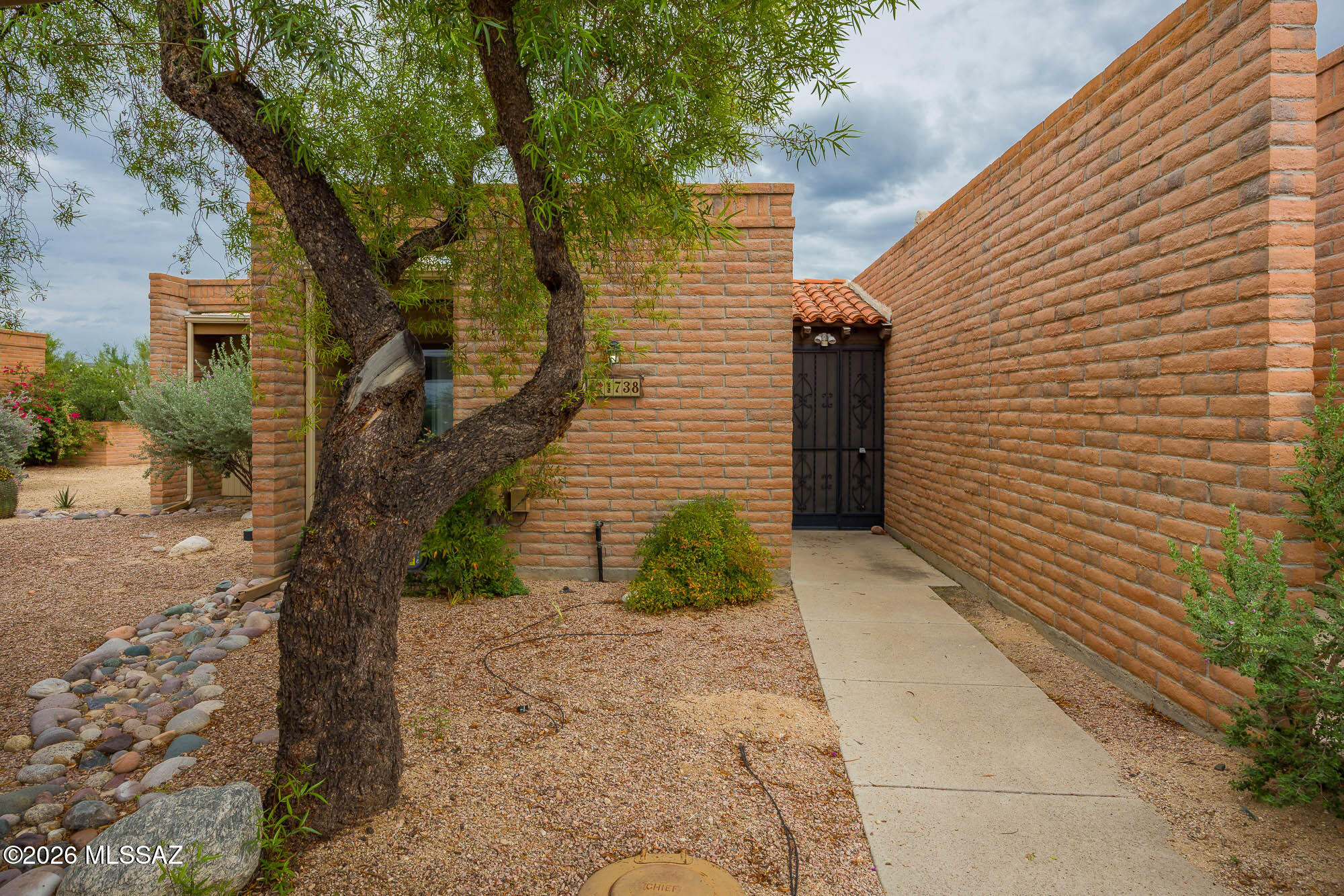 1738 W Dalehaven Circle — photo