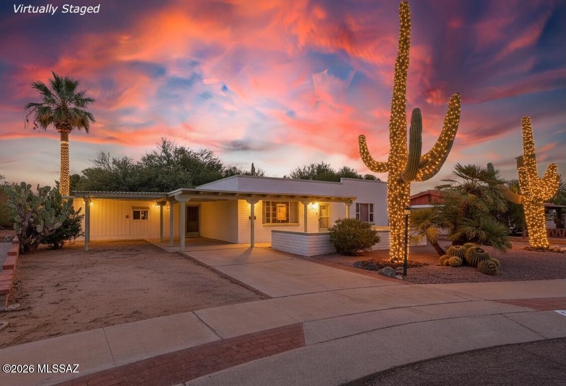310 S Las Hamacas — photo