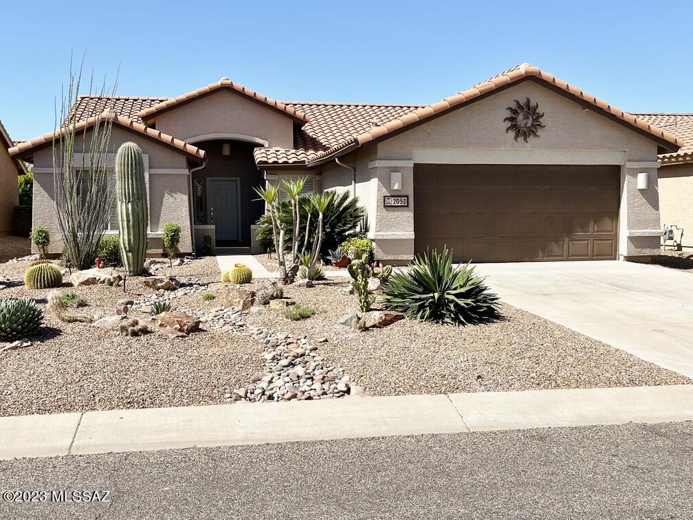2050 E Cypress Canyon Drive — photo