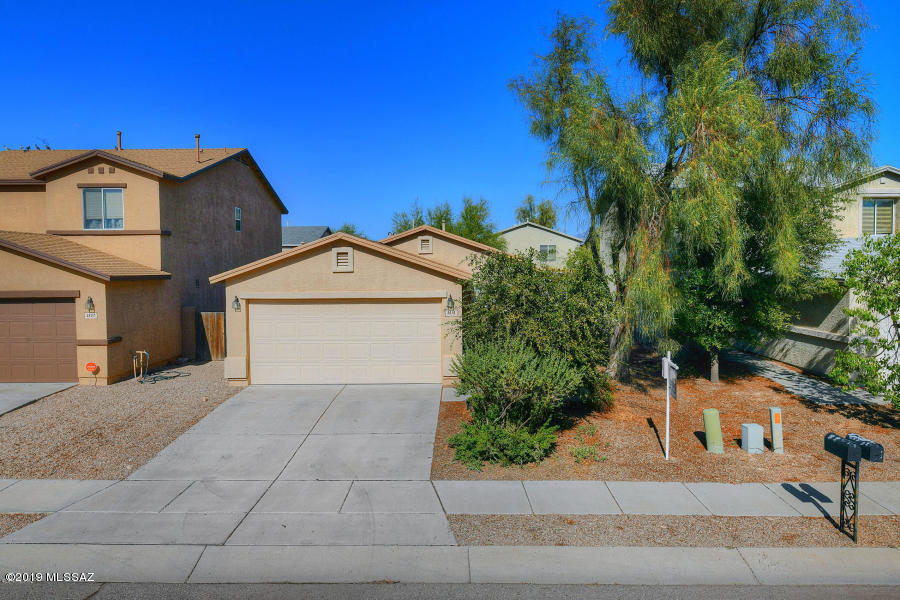 3815 E Painted Tortoise Street — photo