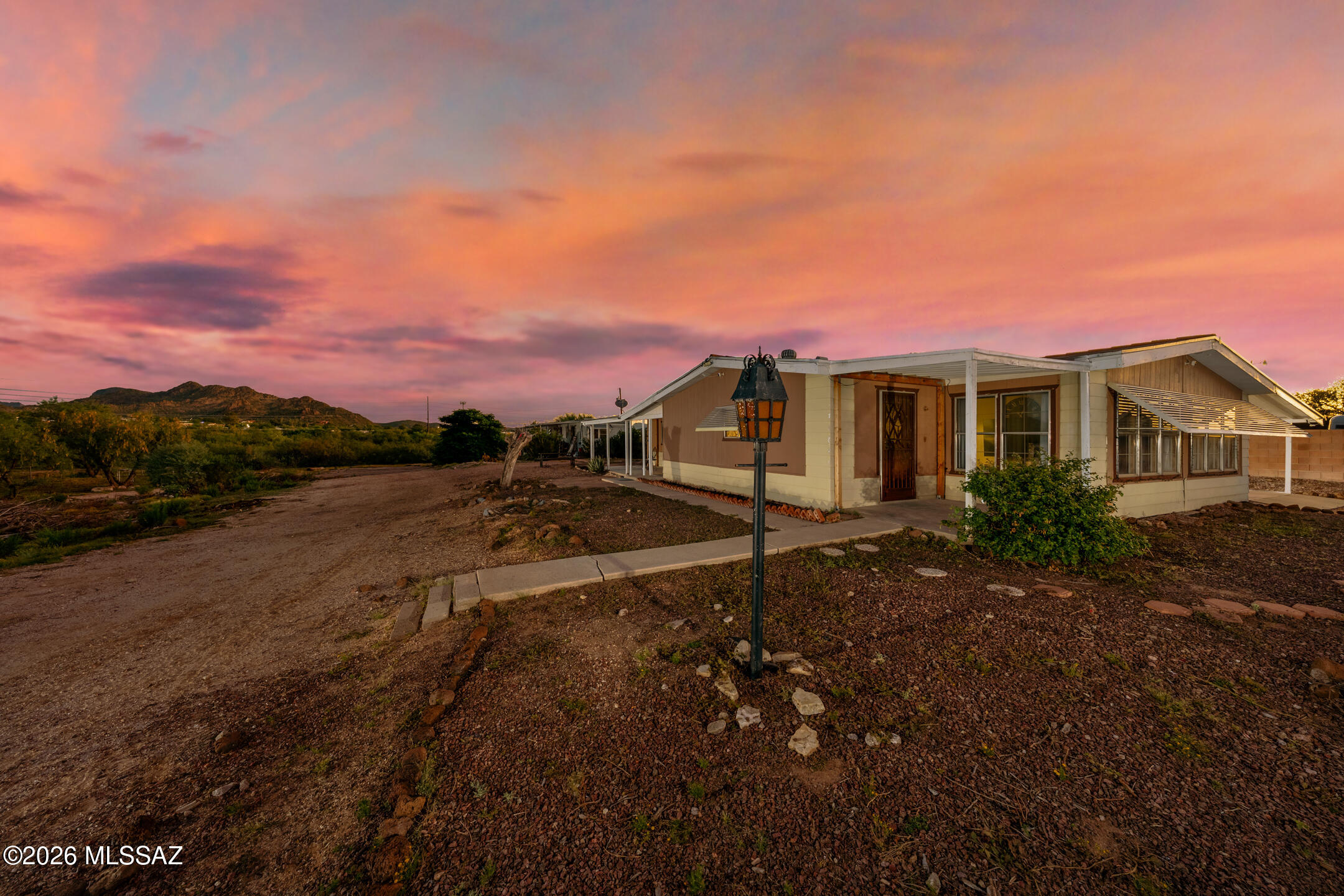 3042 W Pincushion Lane — photo