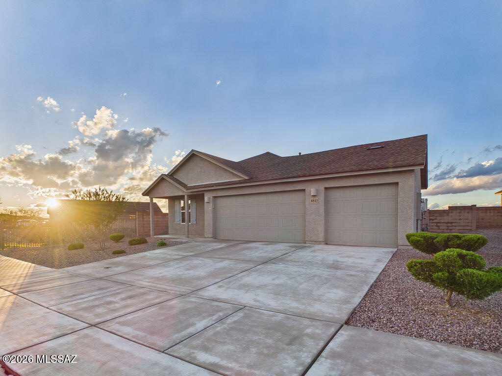 8843 E Canyon Walnut Way — photo
