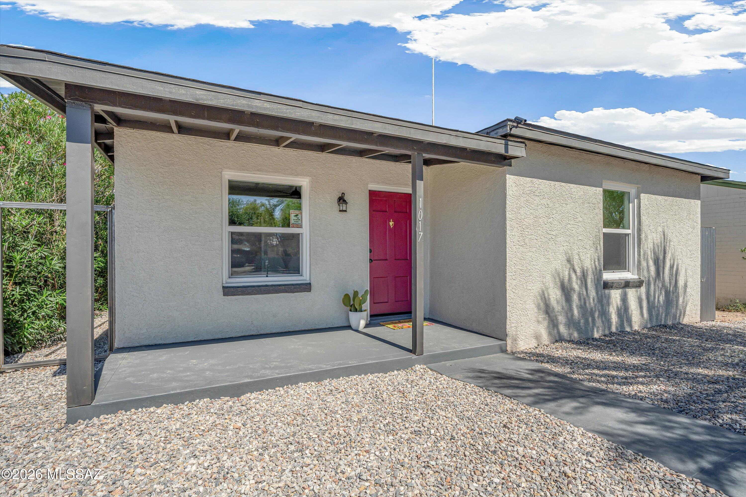 1017 E Waverly Street — photo