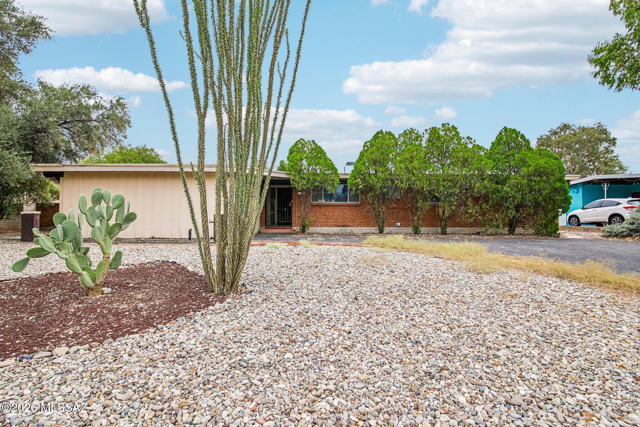 6922 E Rosewood Street — photo
