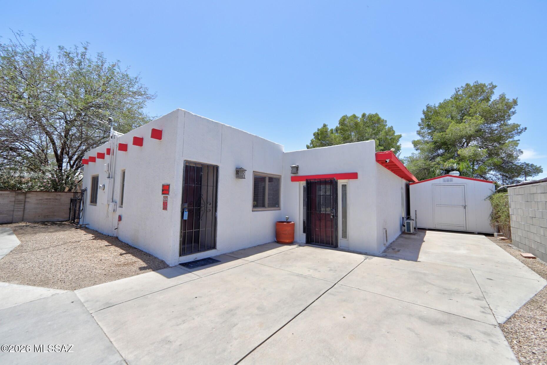 1415 N Cloverland Avenue — photo