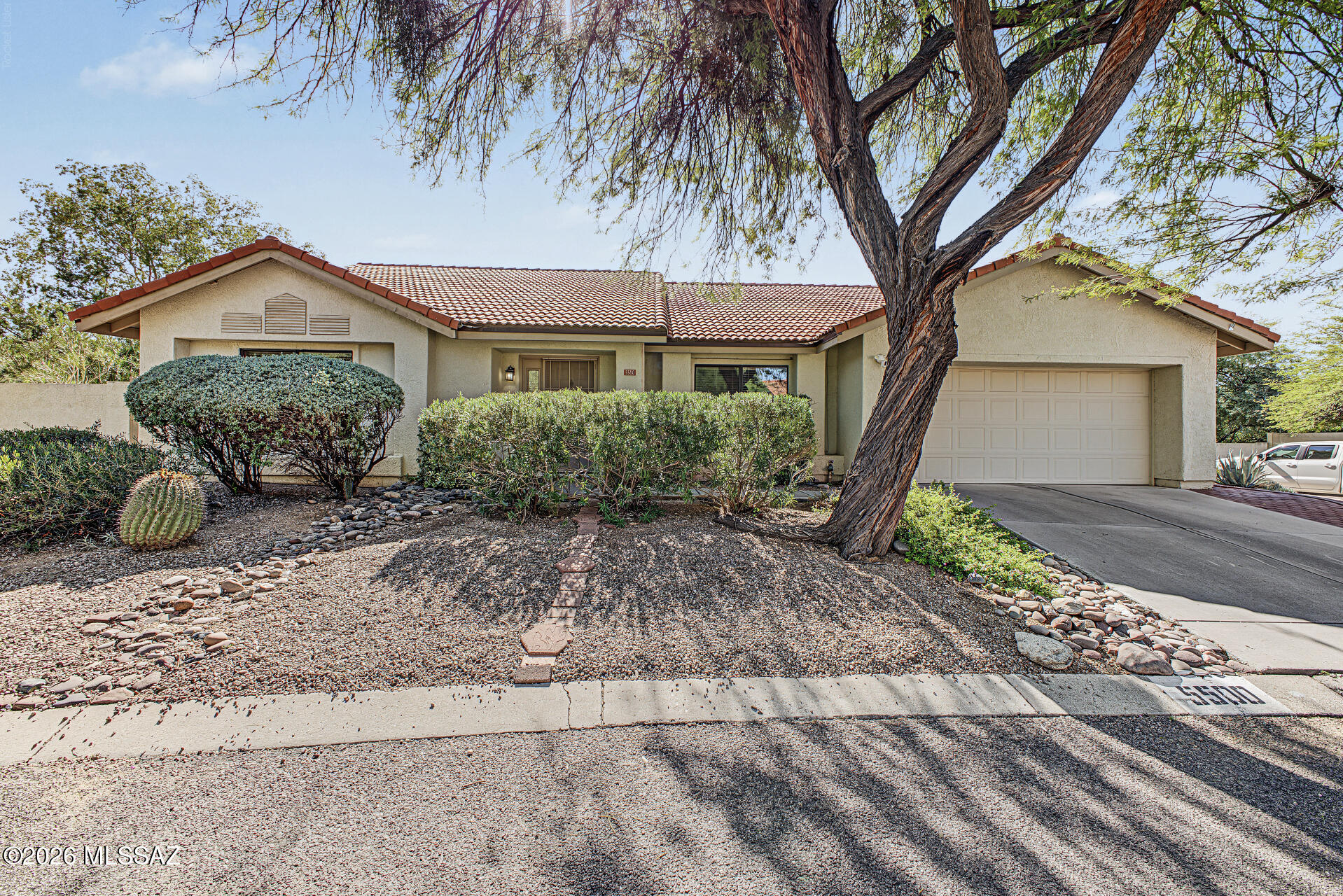5500 N Waterfield Drive — photo