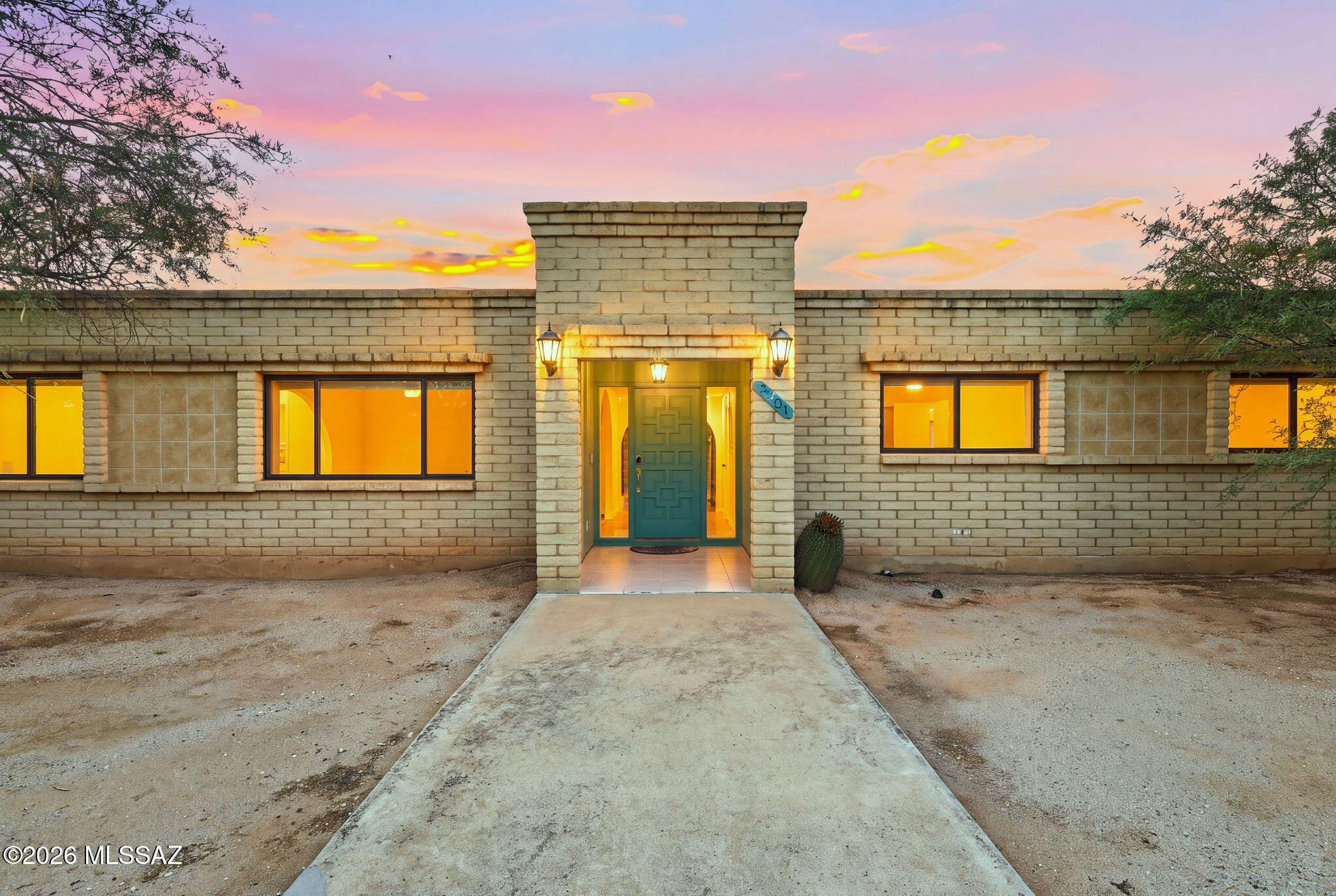 2401 N Avenida De La Lantana — photo