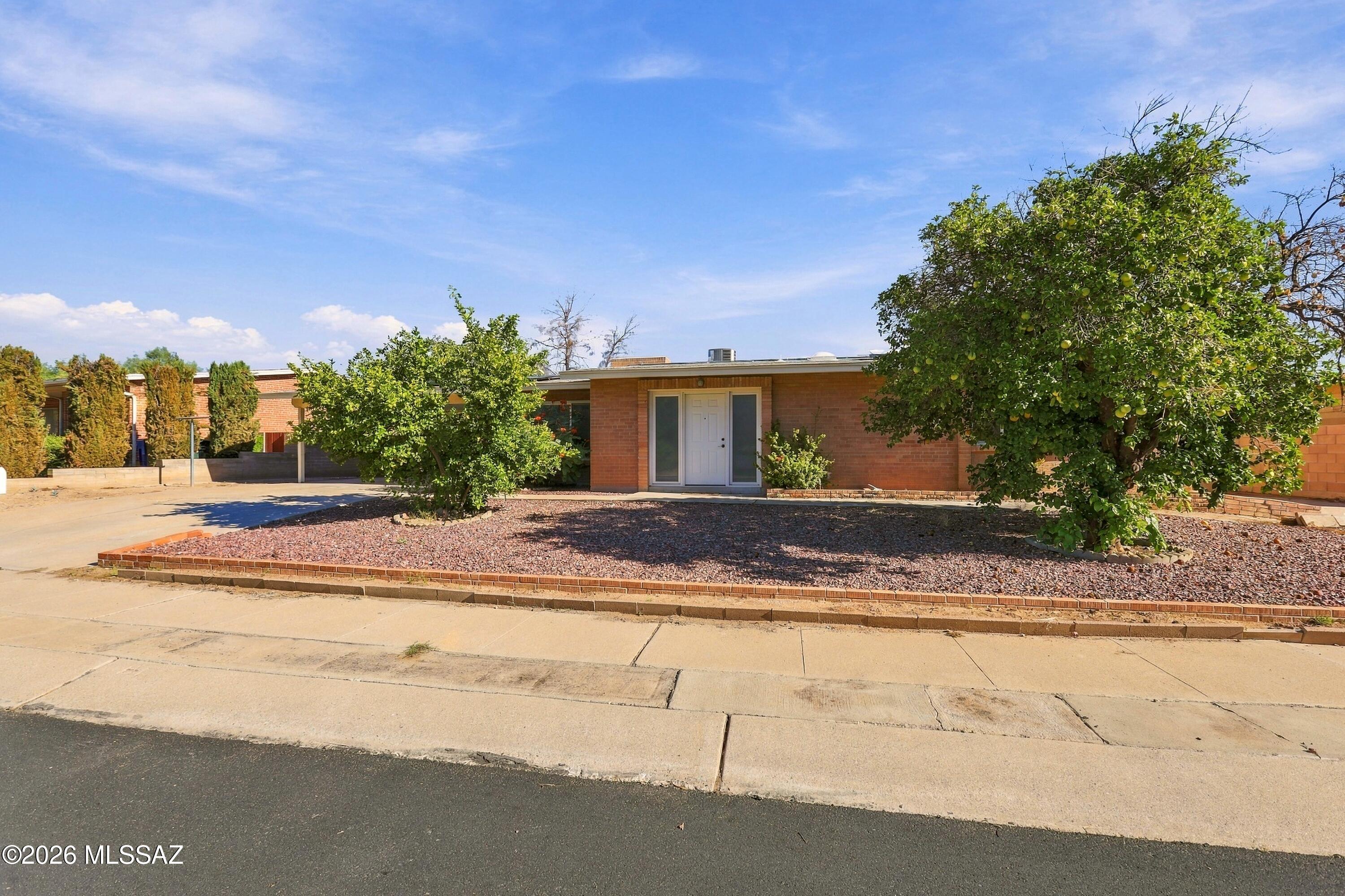 2544 W Calle Tonala — photo