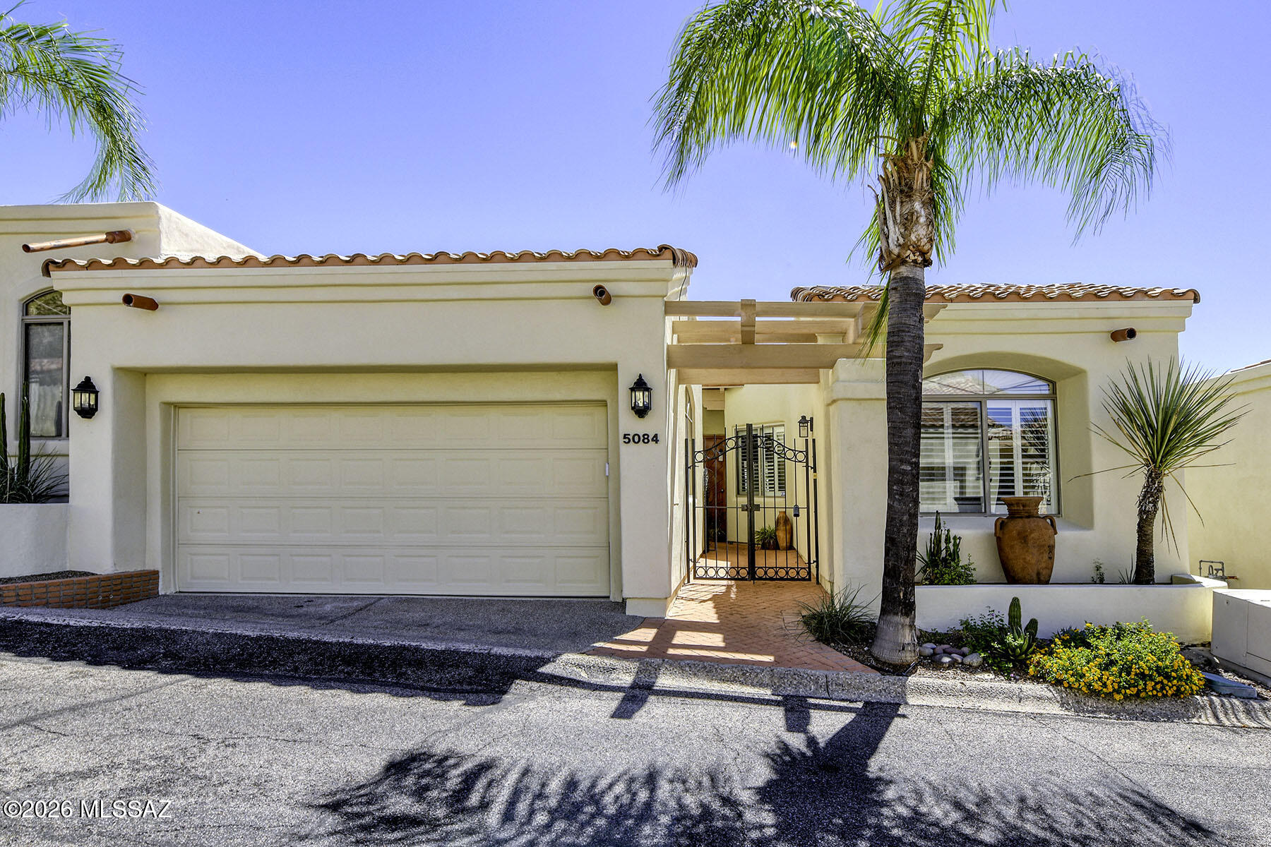 5084 E Calle Brillante — photo
