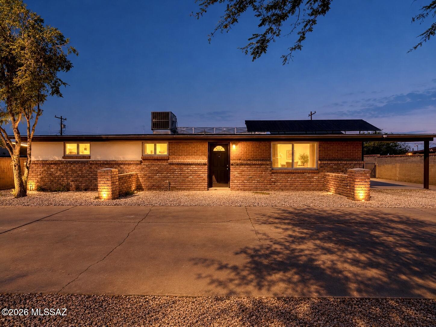 1824 W Lester Street — photo
