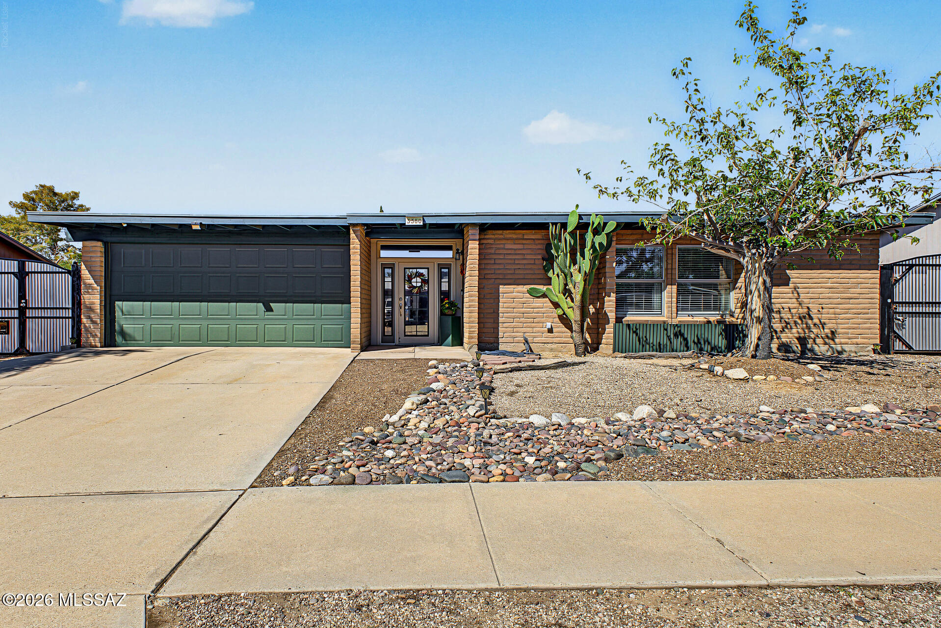 3380 W Blacksill Drive — photo