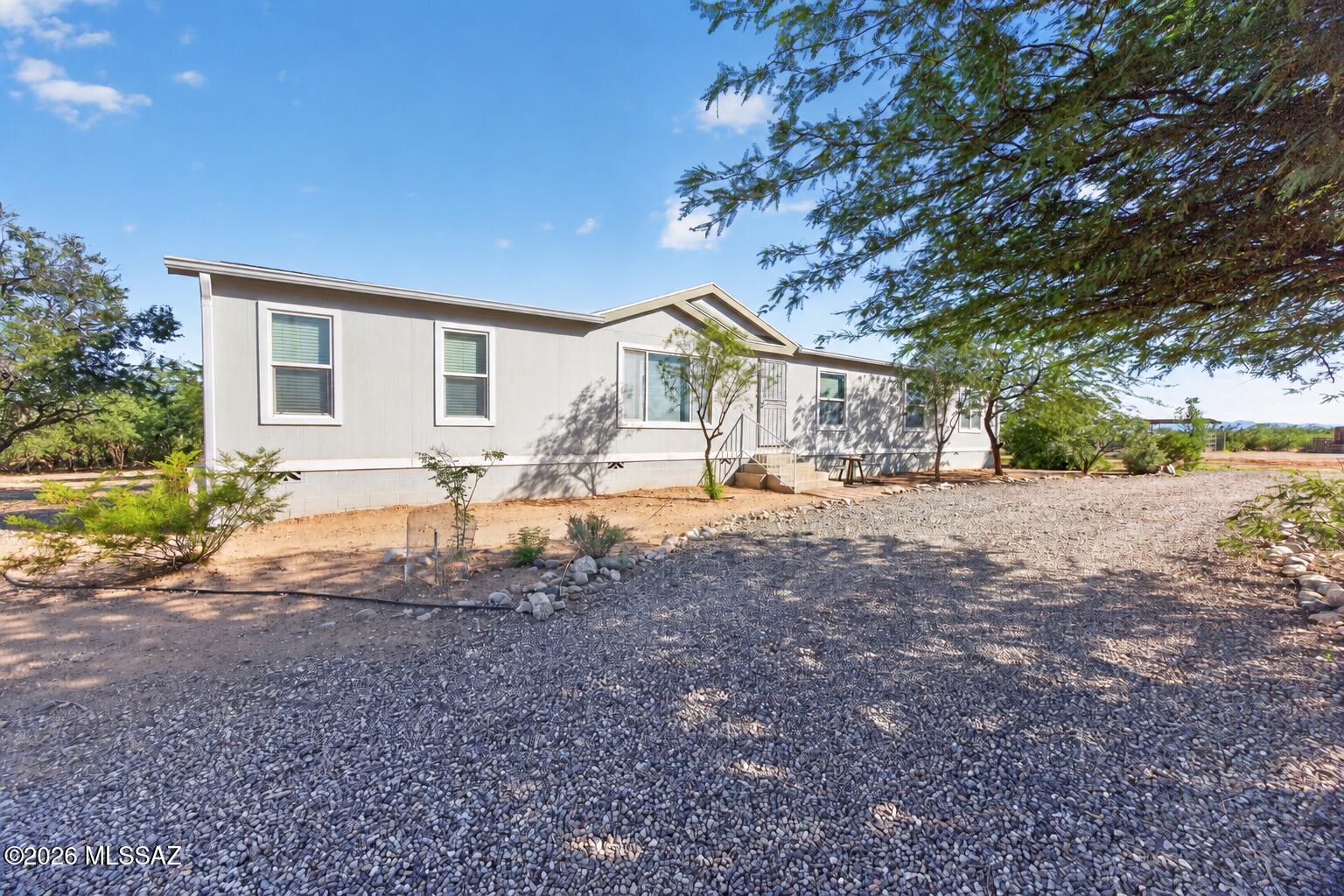 18123 W Lickskillet Lane — photo