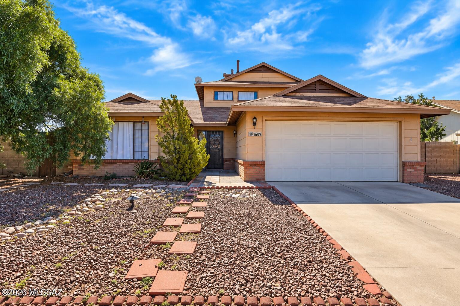 1609 W Trendwood Drive — photo