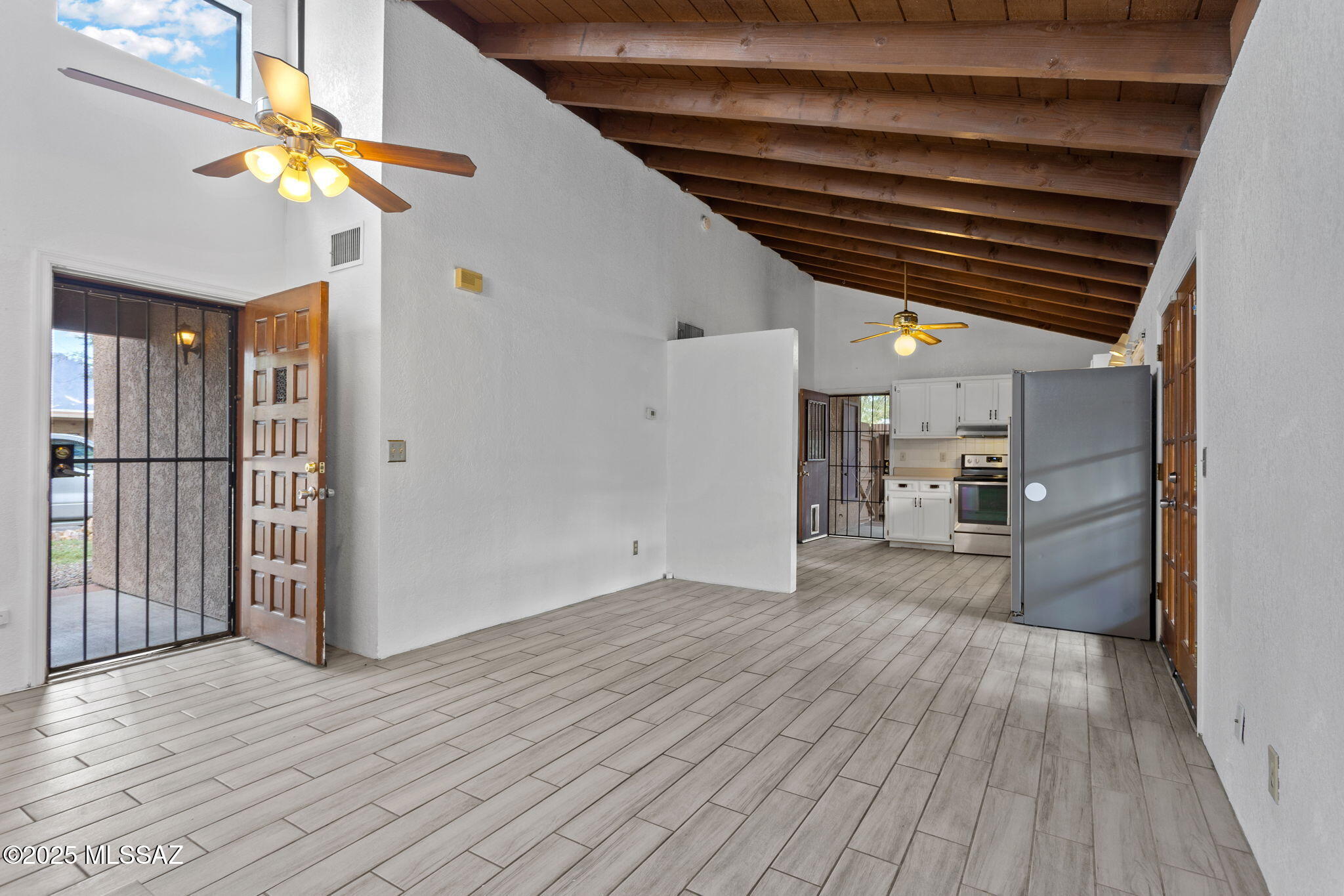 3132 E Presidio Road — photo
