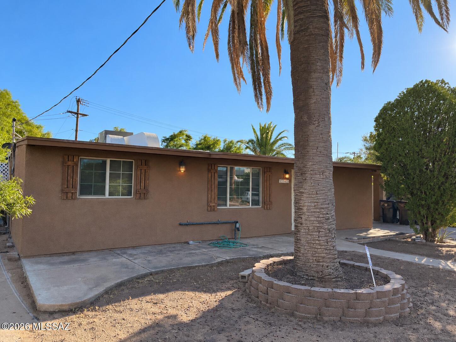 1701 W Root Lane — photo