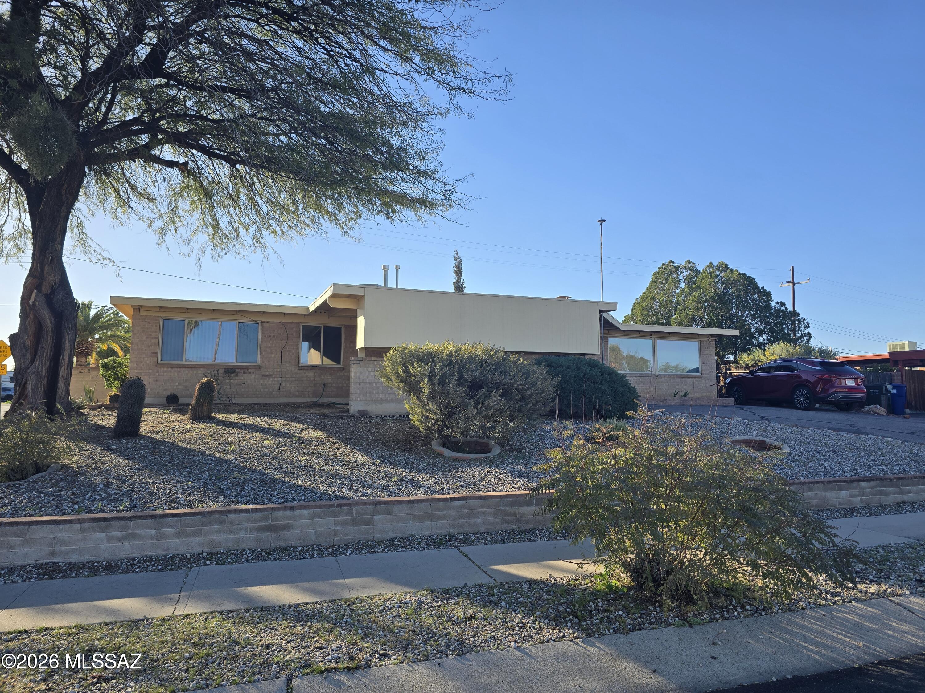 8556 E Kenyon Drive — photo