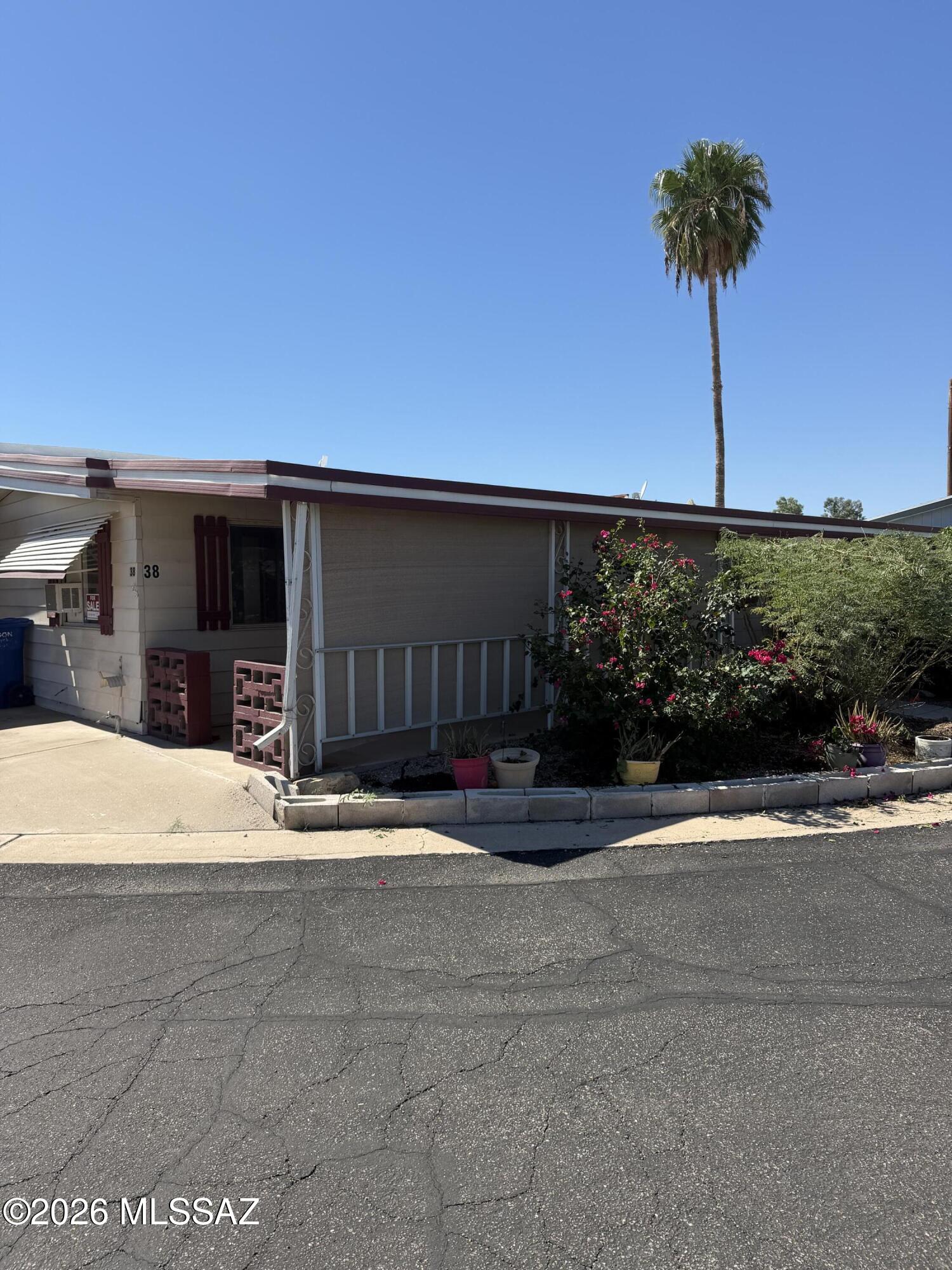 1202 W Miracle Mile 38 — photo