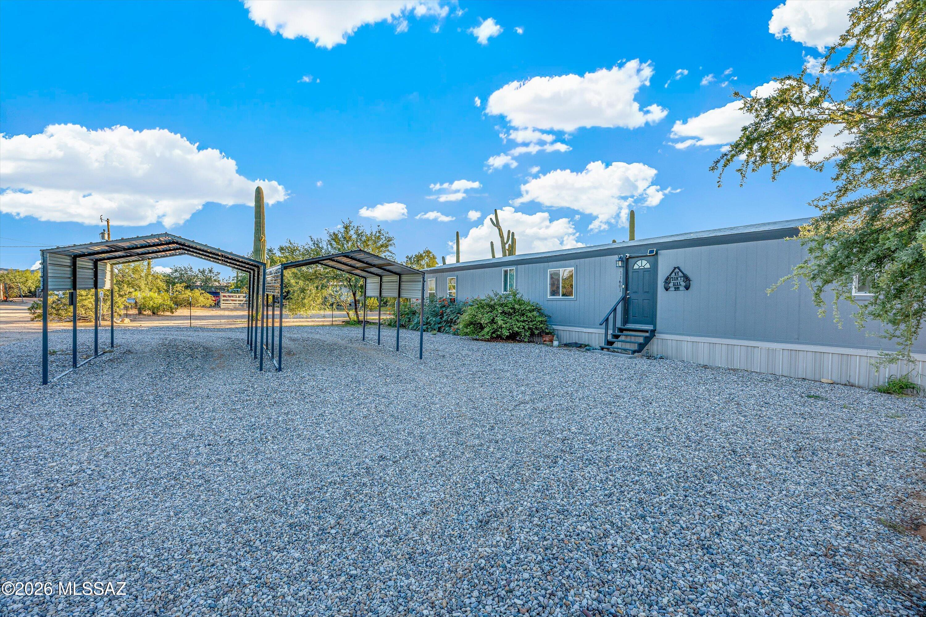 11601 W Ina Road — photo