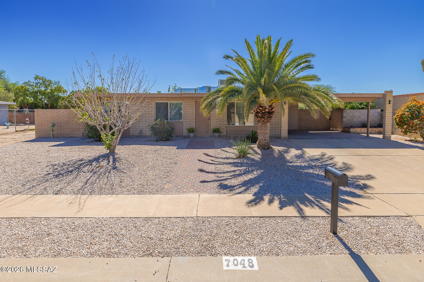 7048 N Northlight Drive — photo